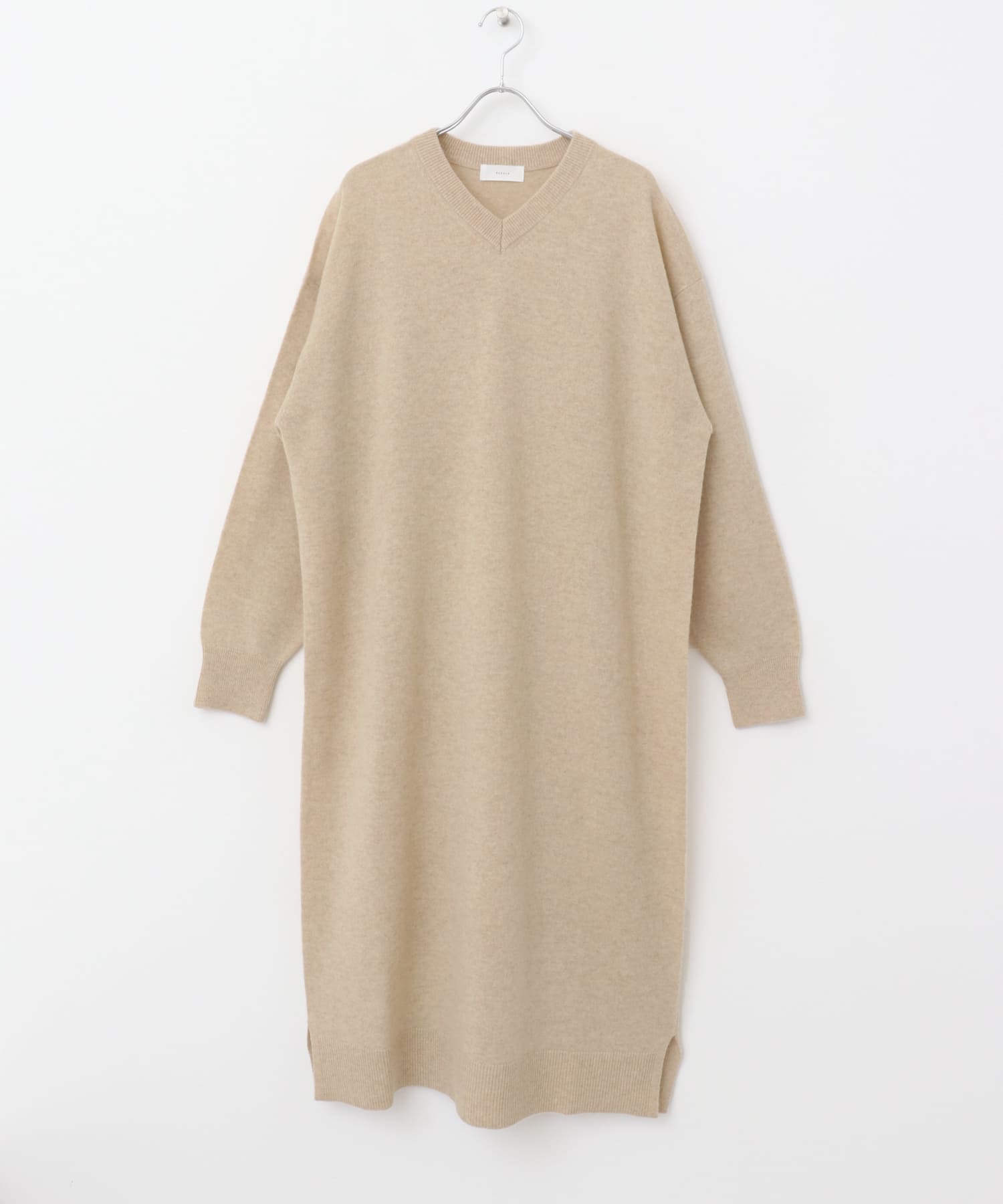 Vネックウールニットワンピース(FREE BEIGE): ワンピース｜URBAN
