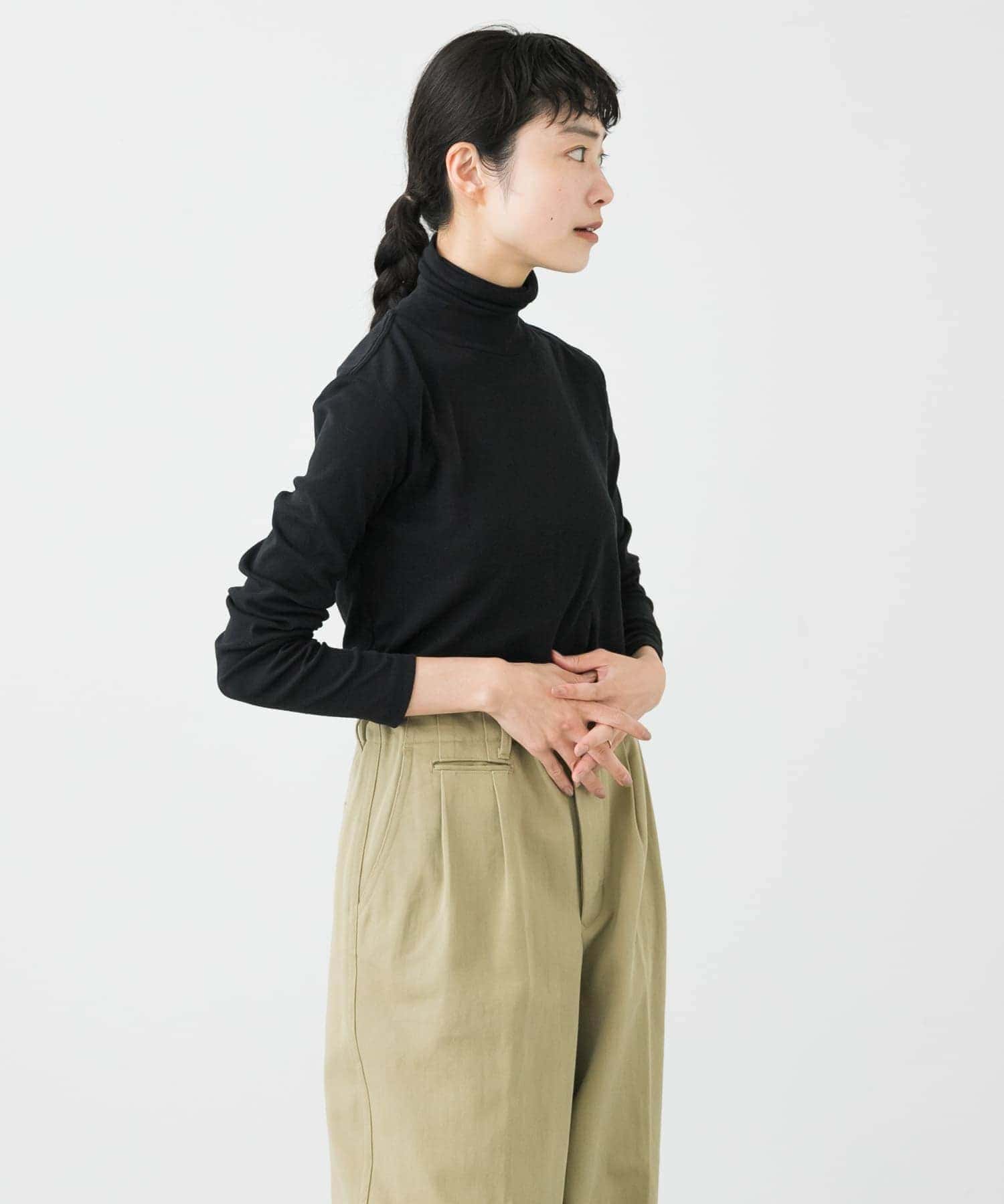 ハイツイストコットンタートルカットソー(FREE BLACK): トップス