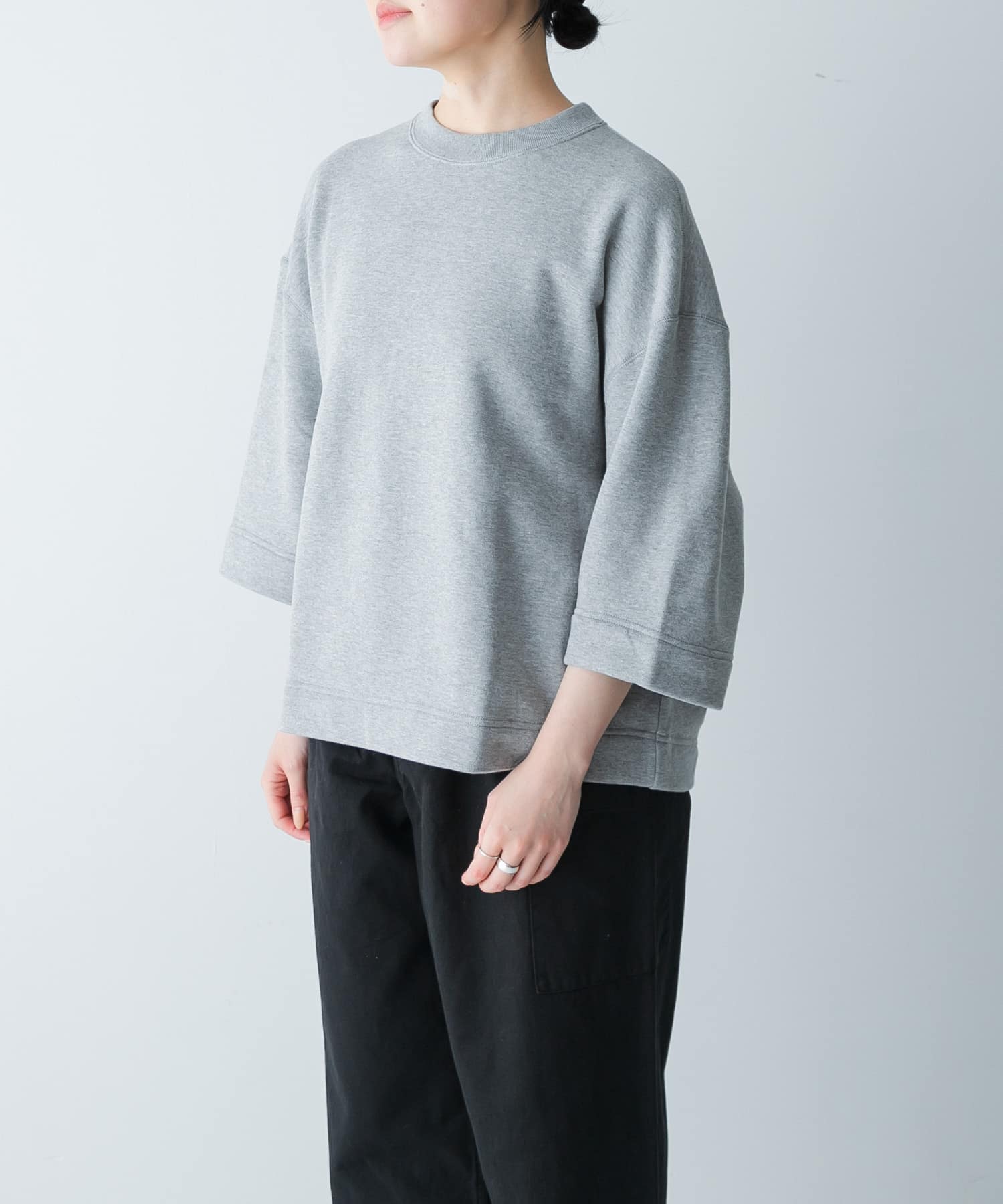 TOP GRAY