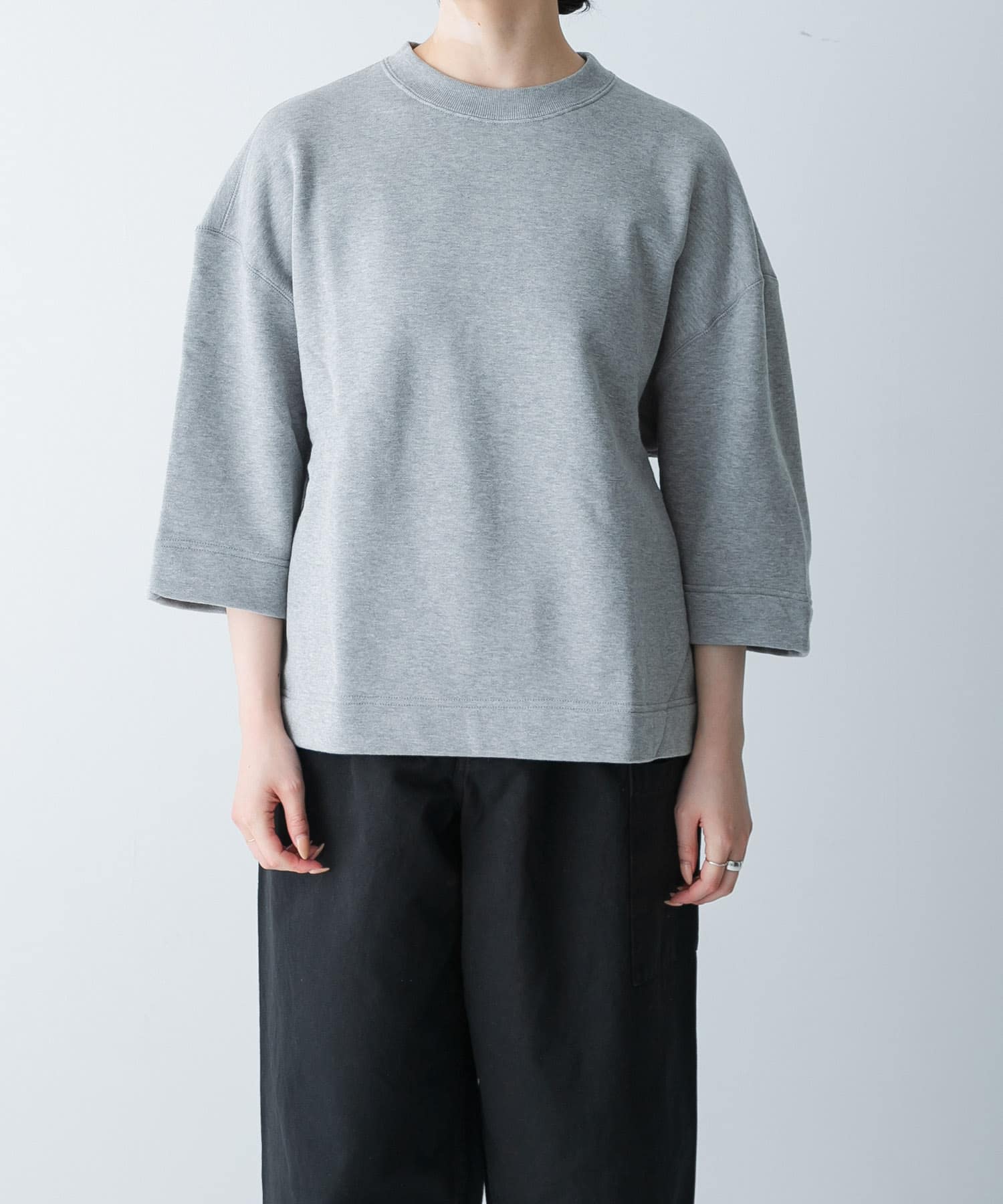 TOP GRAY