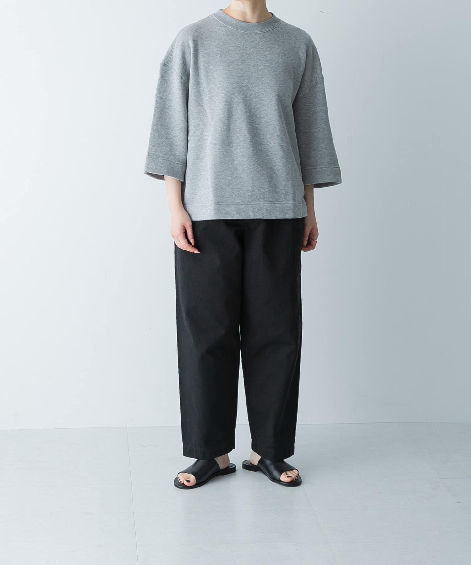 TOP GRAY