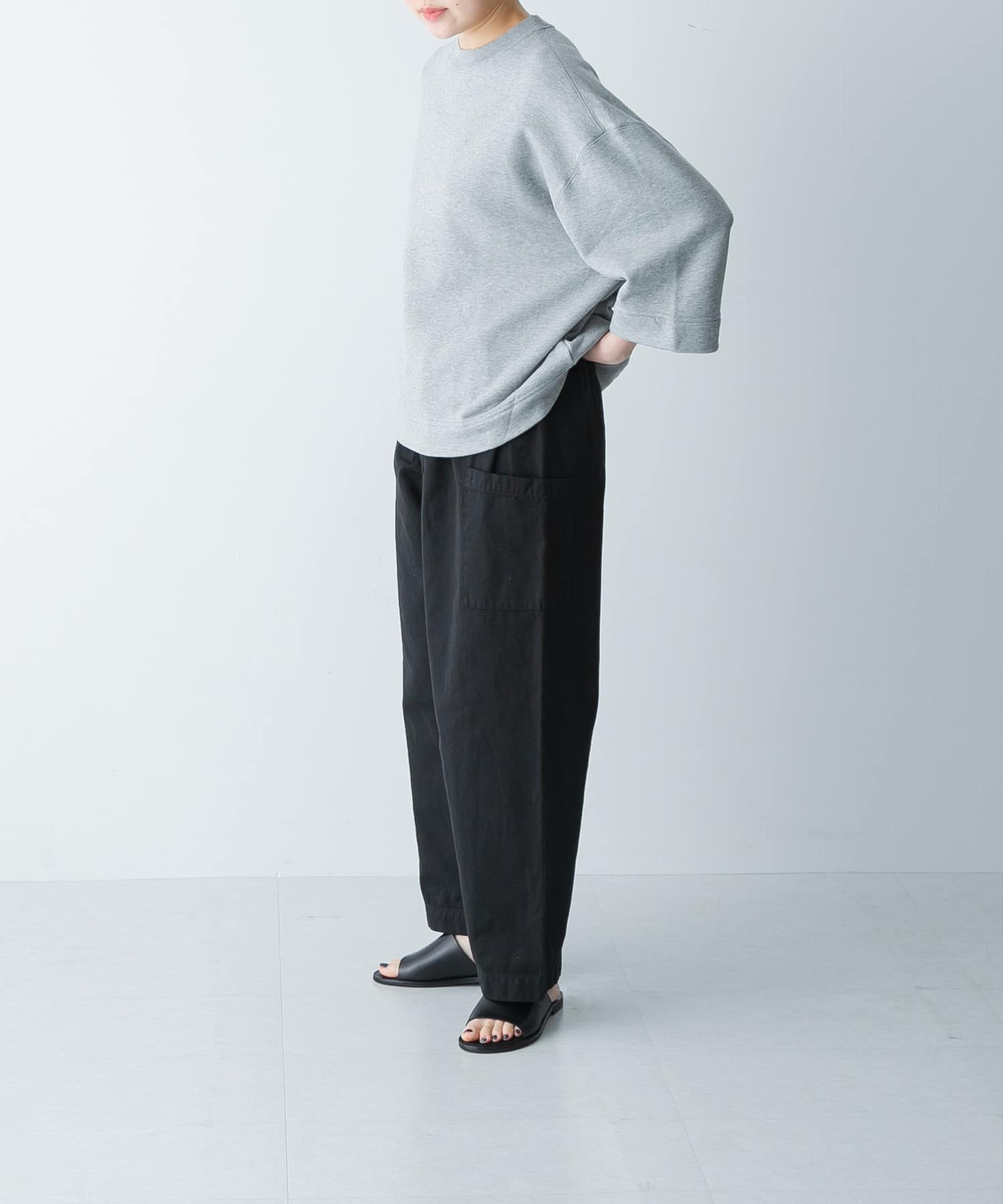 TOP GRAY