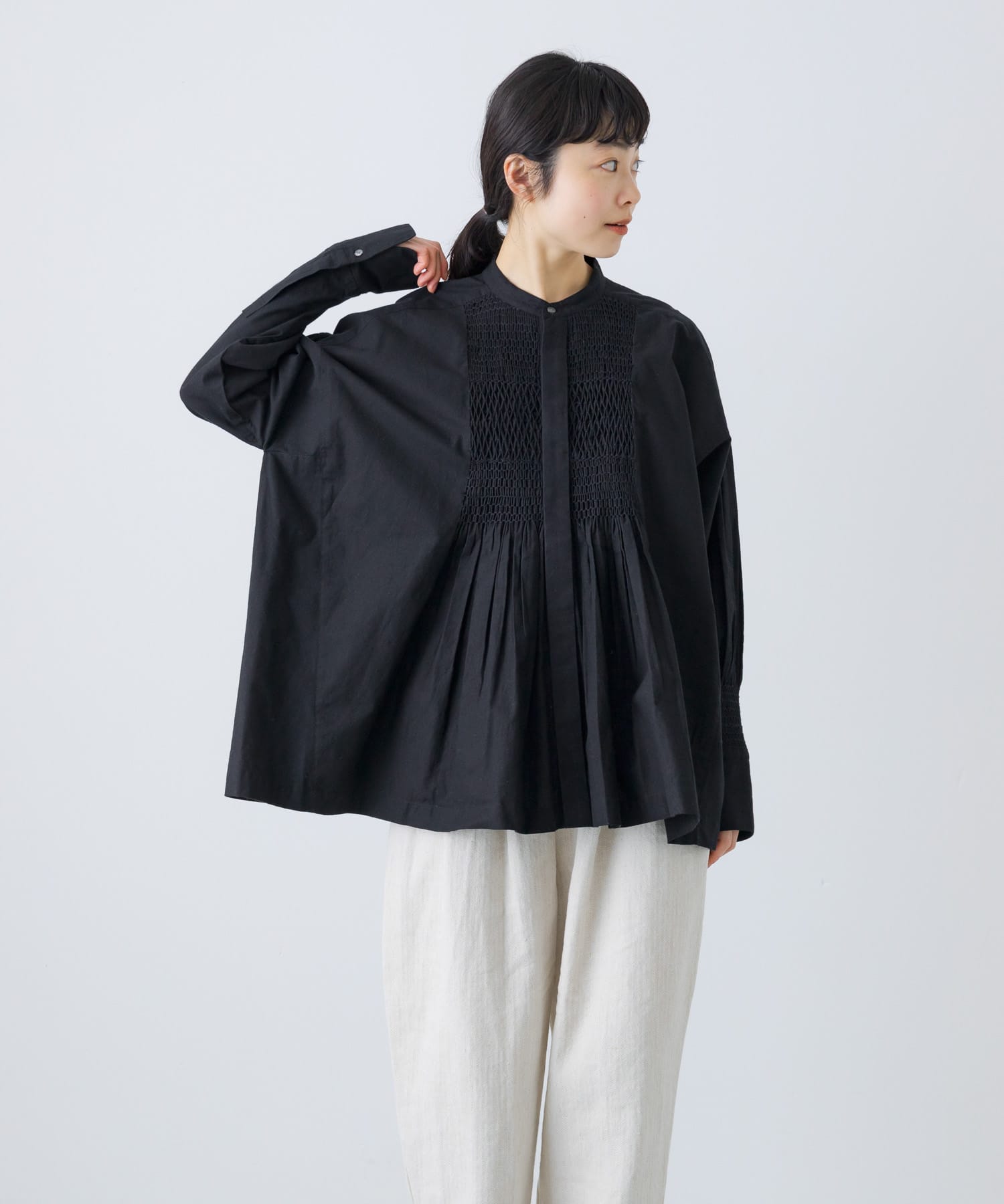 コットンスモッキングブラウス(FREE BLACK): トップス｜URBAN RESEARCH