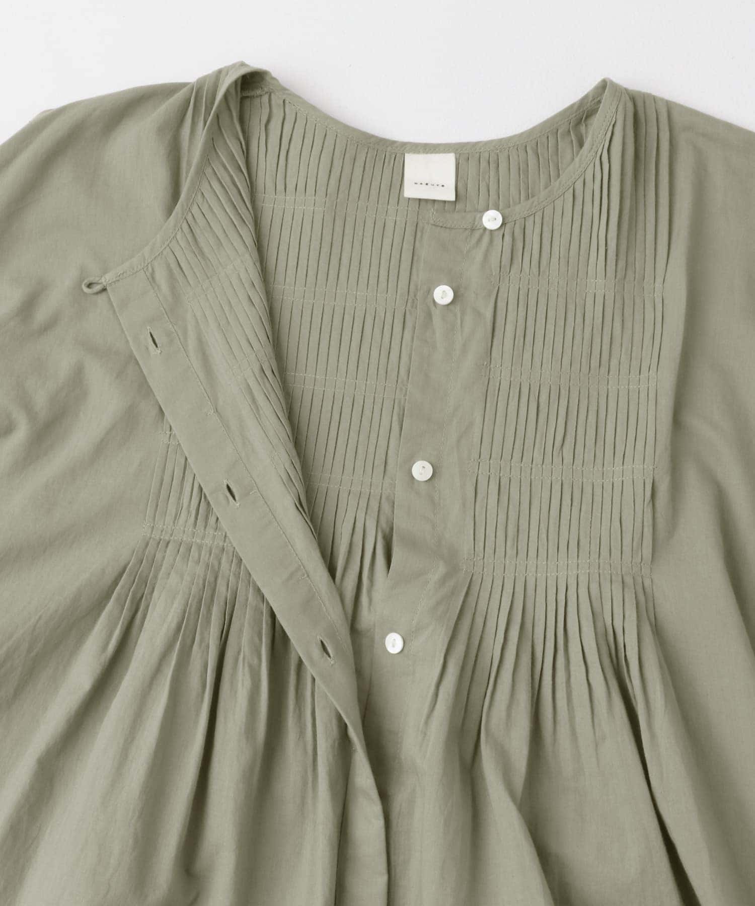 【11/9特別価格】かぐれ/コットンピンタックブラウス/SAGE 新品、タグつき コットンピンタックブラウス(FREE SAGE): トップス｜URBAN RESEARCH