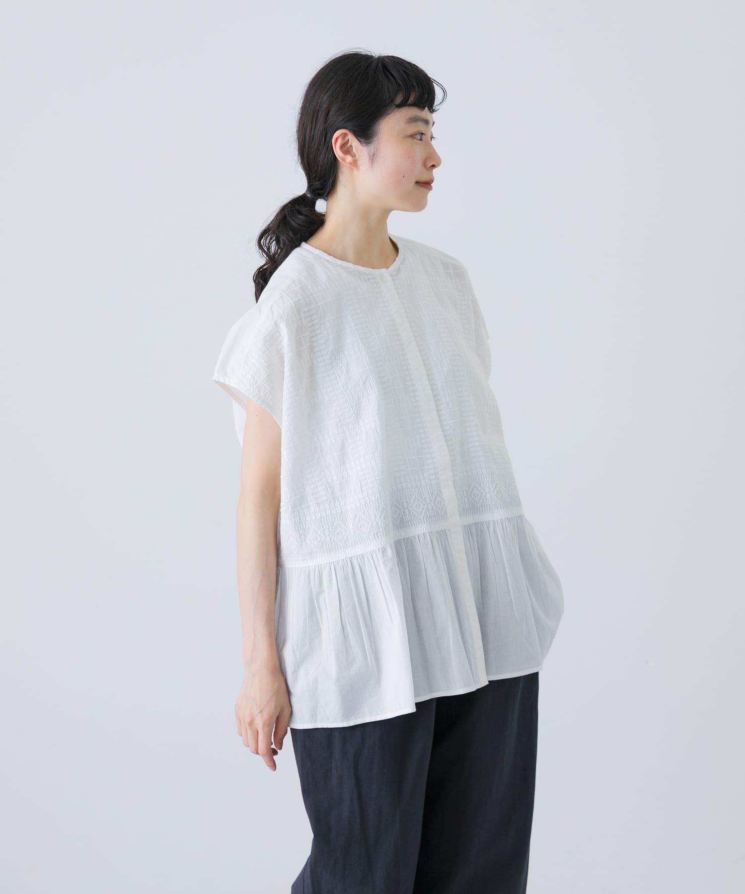 フロント刺繍フレンチブラウス
