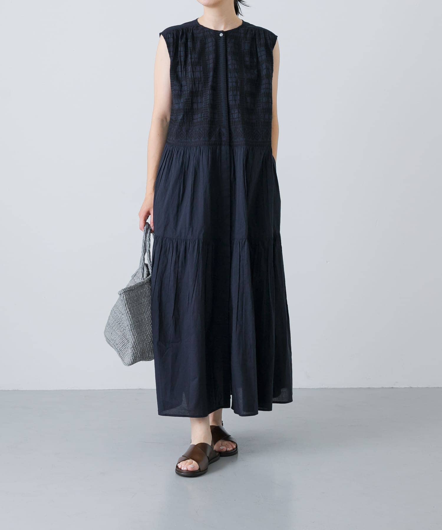 2サイズ展開』フロント刺繍ノースリーブワンピース(0 NAVY