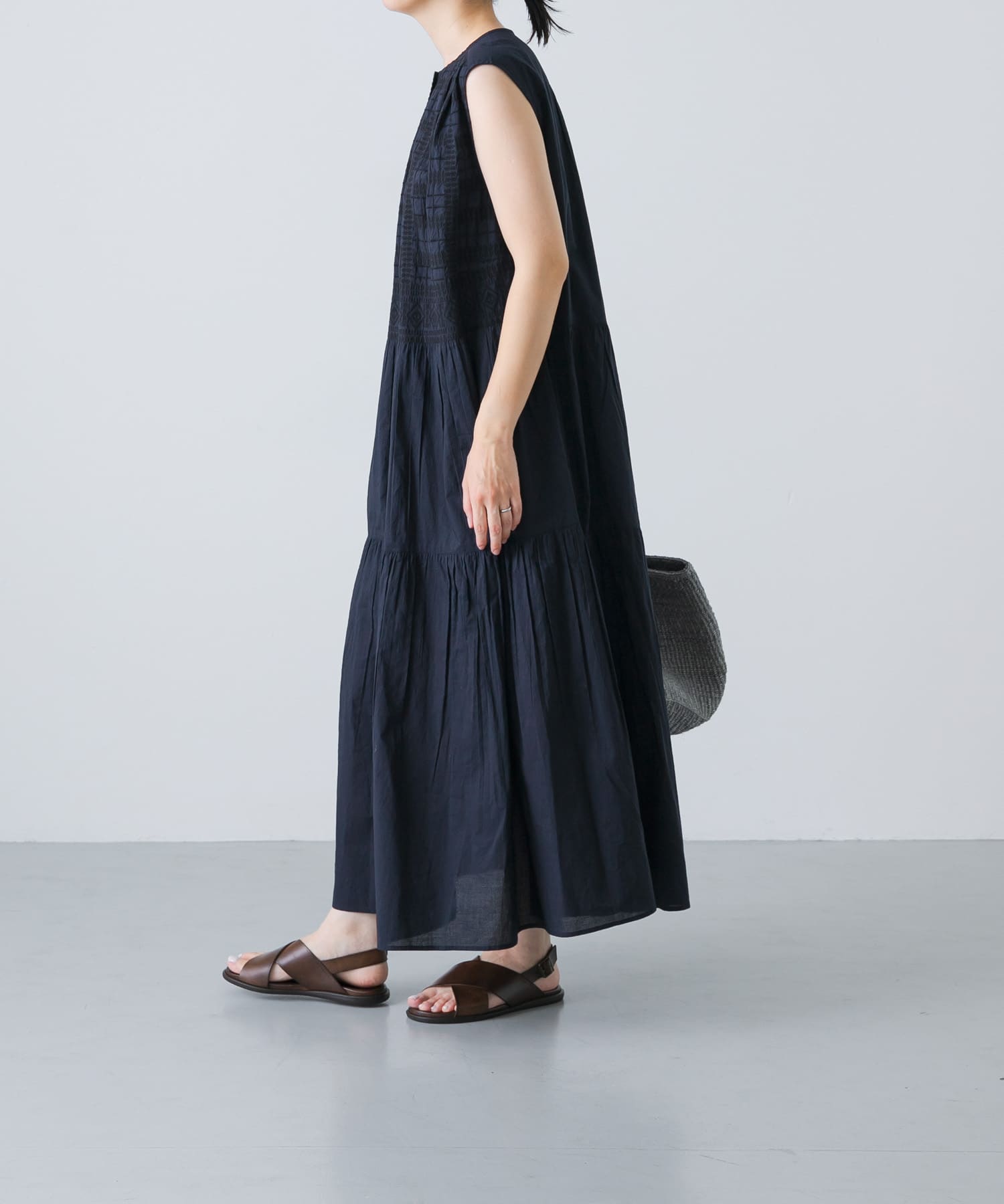 2サイズ展開』フロント刺繍ノースリーブワンピース(0 NAVY