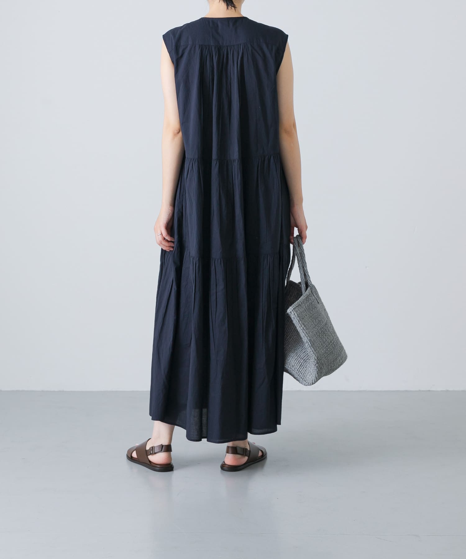 新品❤️archivoネイビーノースリーブワンピース 2サイズ展開』フロント刺繍ノースリーブワンピース(0 NAVY