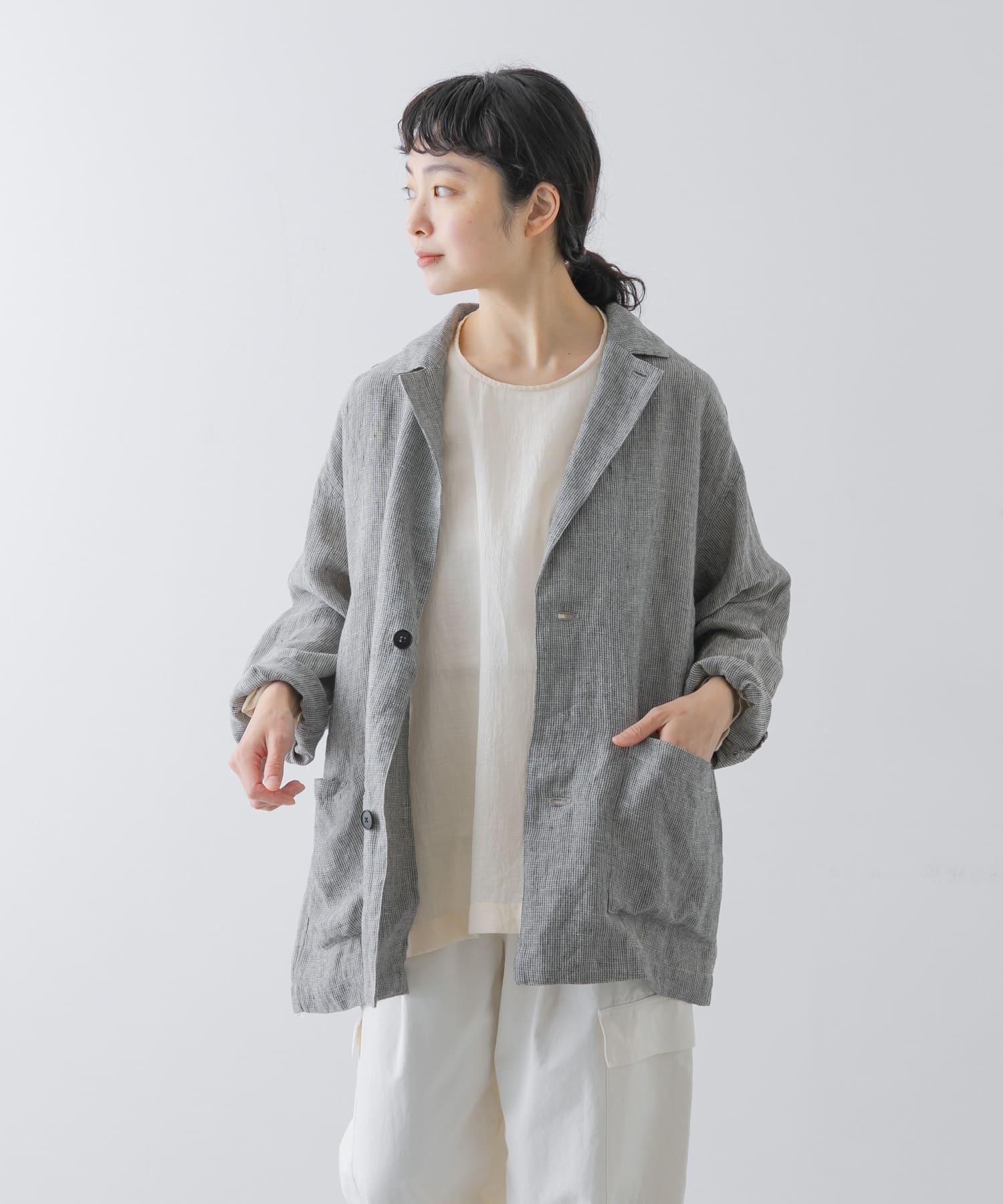 GRAY