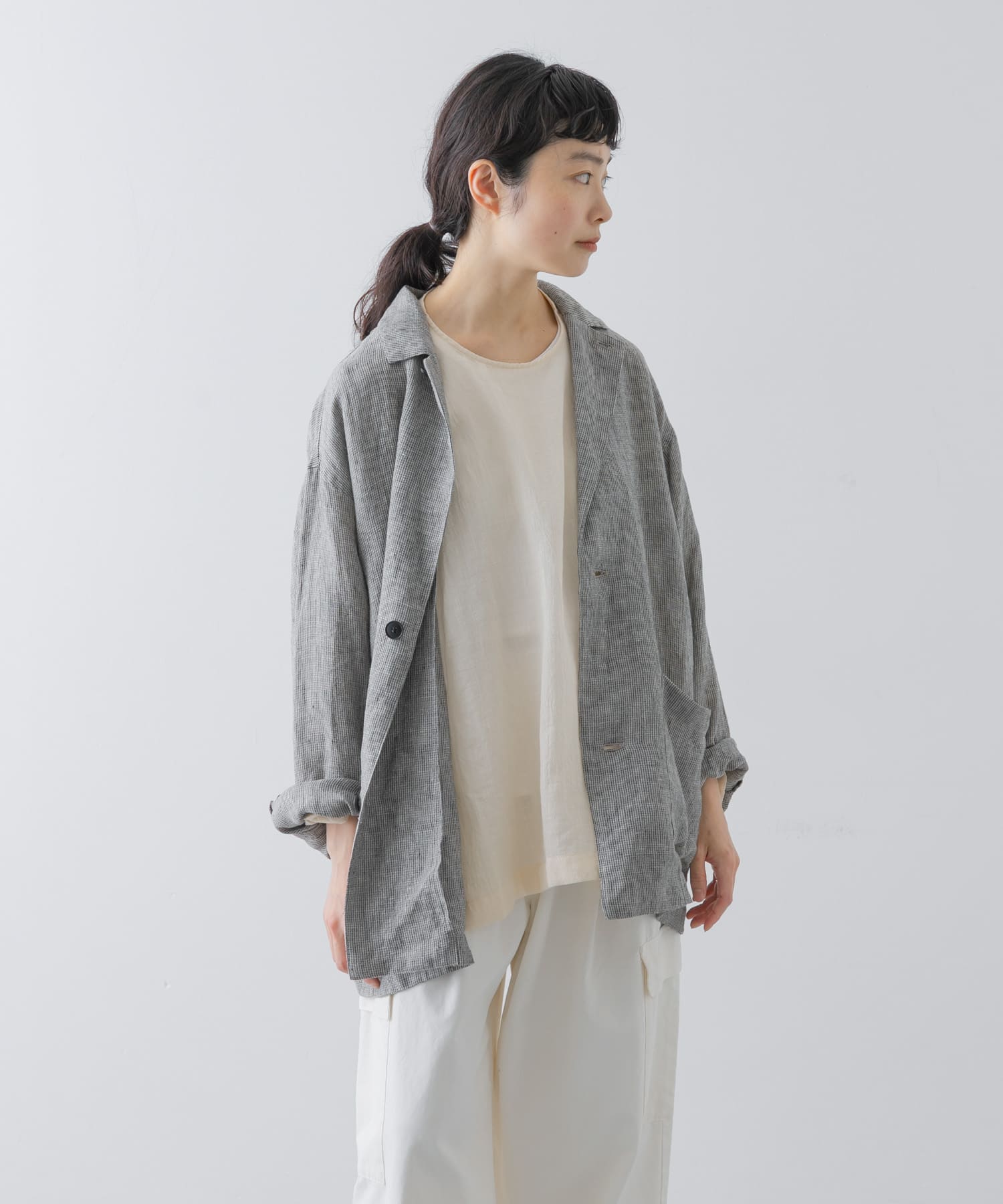 GRAY