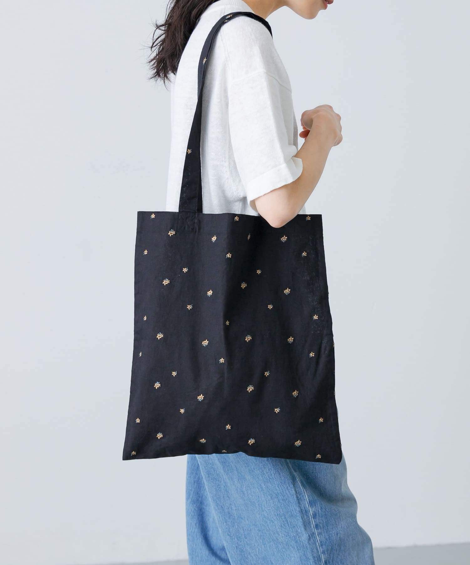 小花刺繍トートバッグ