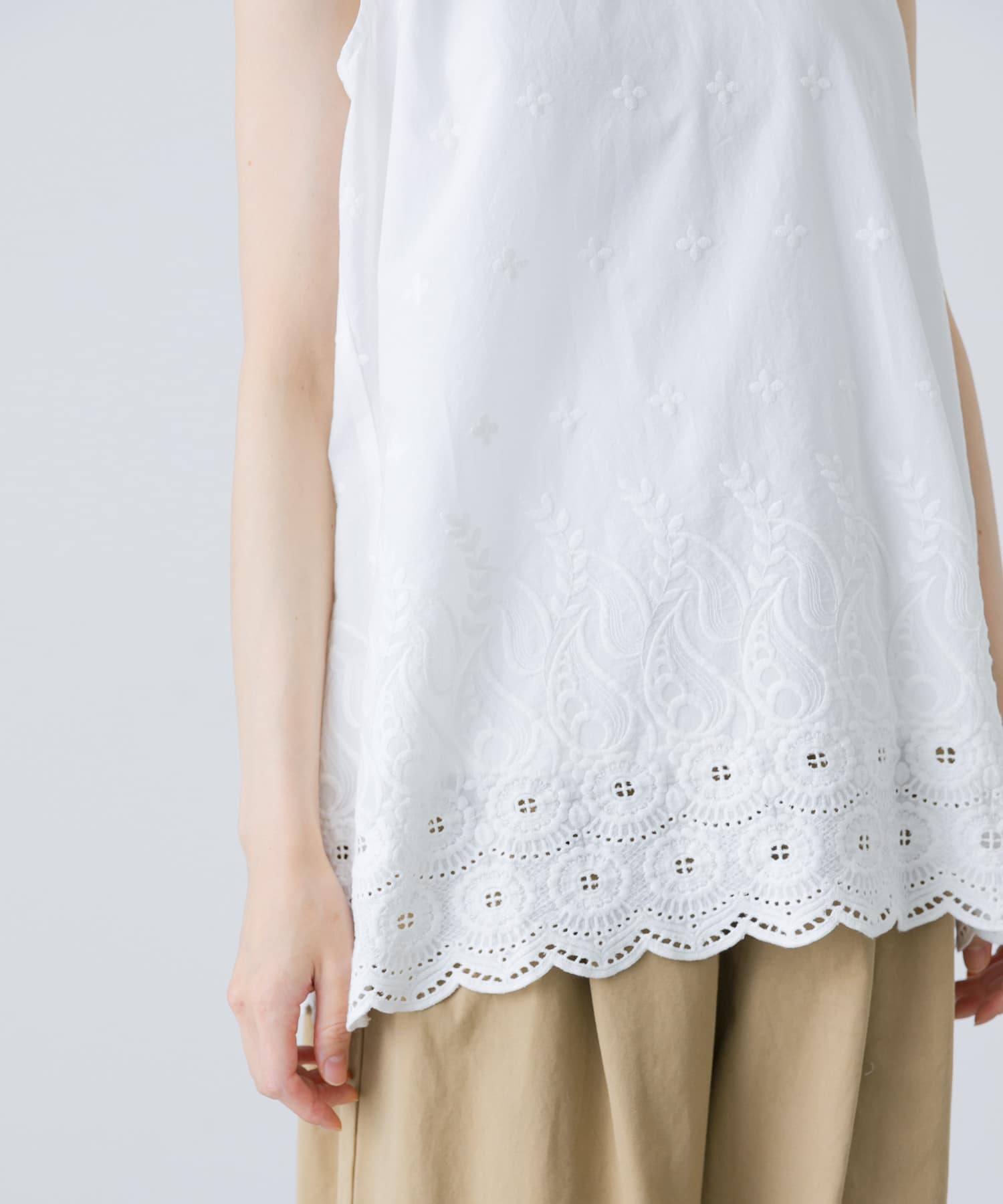 かぐれ 刺繍ノースリーブプルオーバー 刺繍ノースリーブプルオーバー(FREE BLACK): トップス｜URBAN