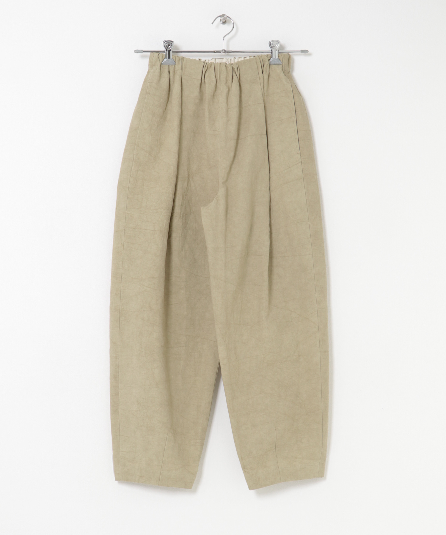 Loose tapered pants
