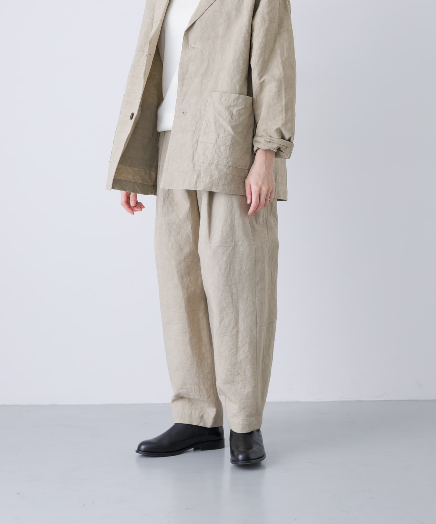 Loose tapered pants