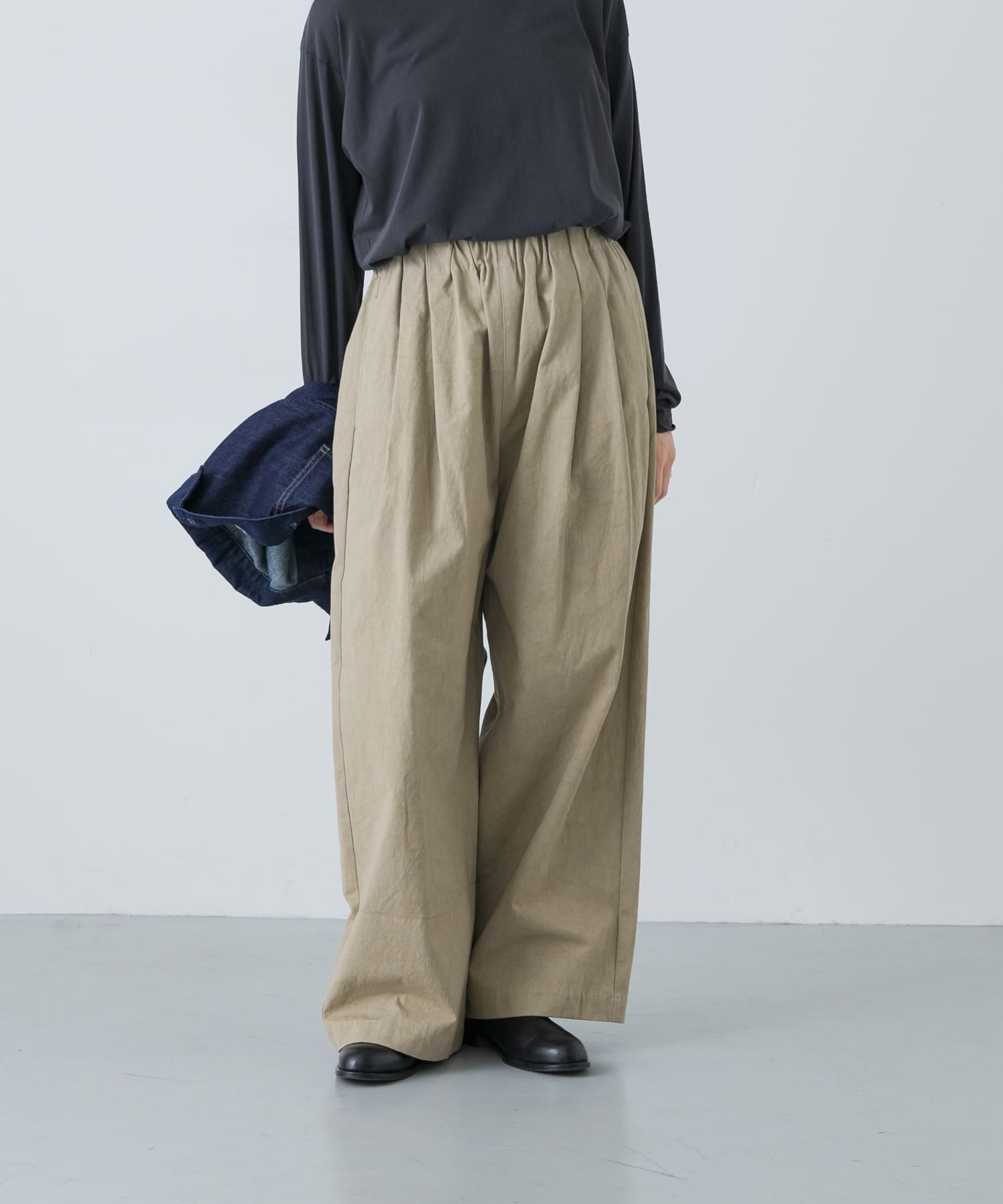 Two-tuck easy pants