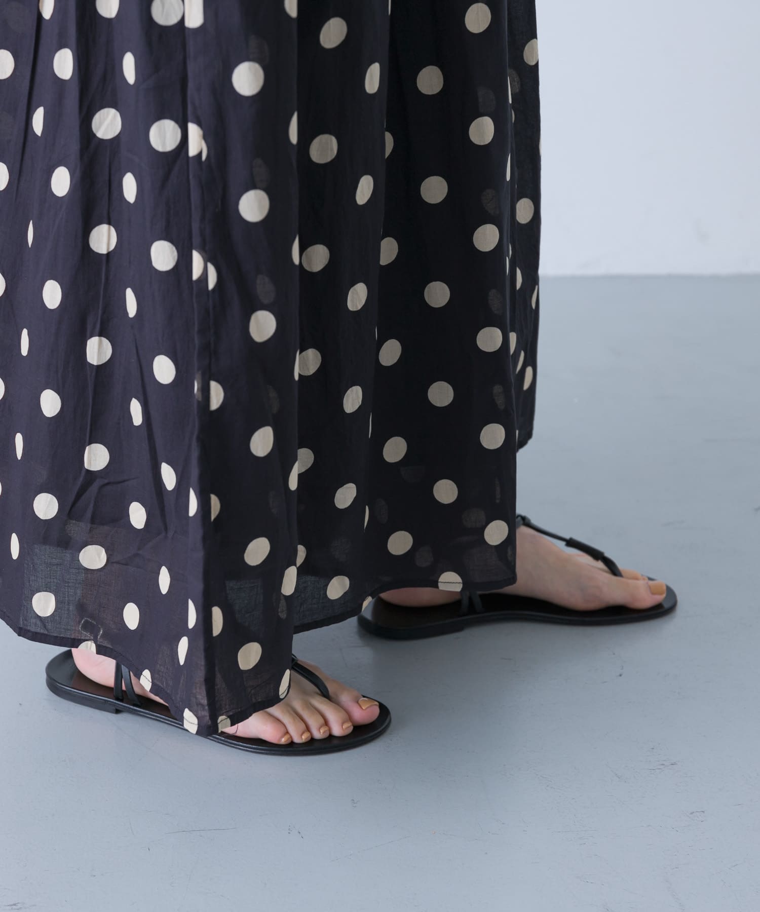 BLK XL DOT