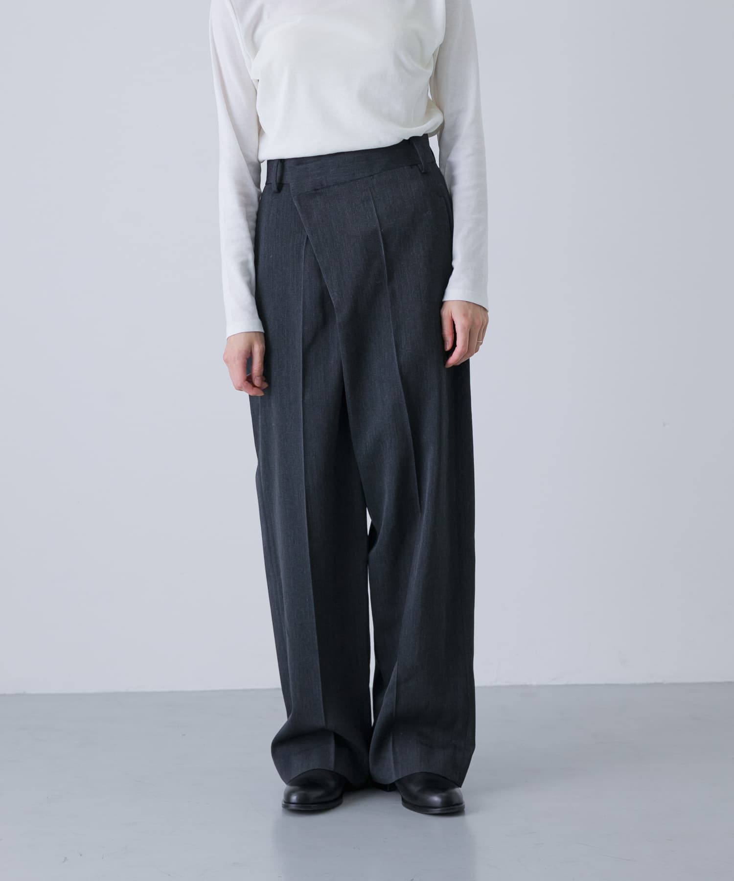 YLEVE　WOOL TRICHOTINE TROUSERS
