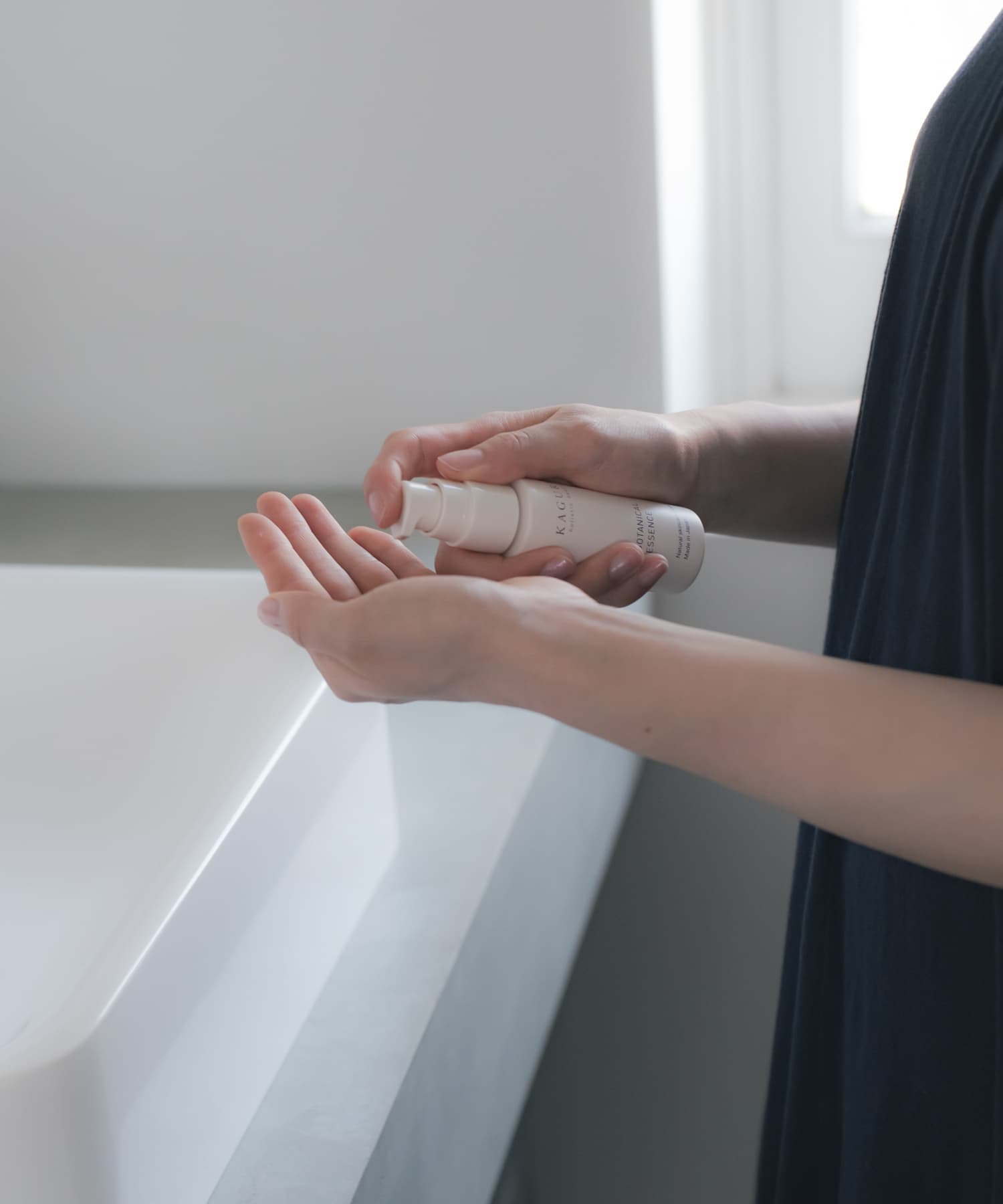 BOTANICAL ESSENCE - -