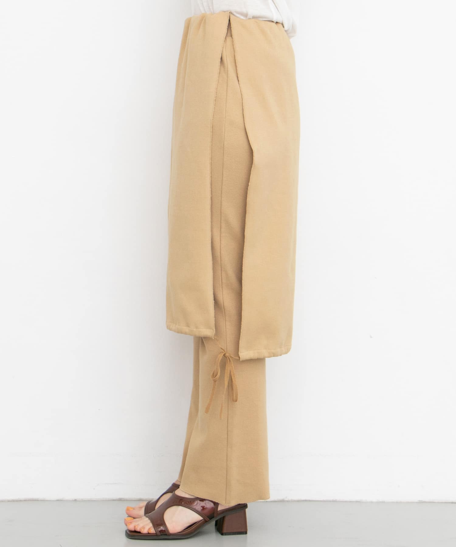 2WAYスカートドッキングカットパンツ∴ BEIGE one