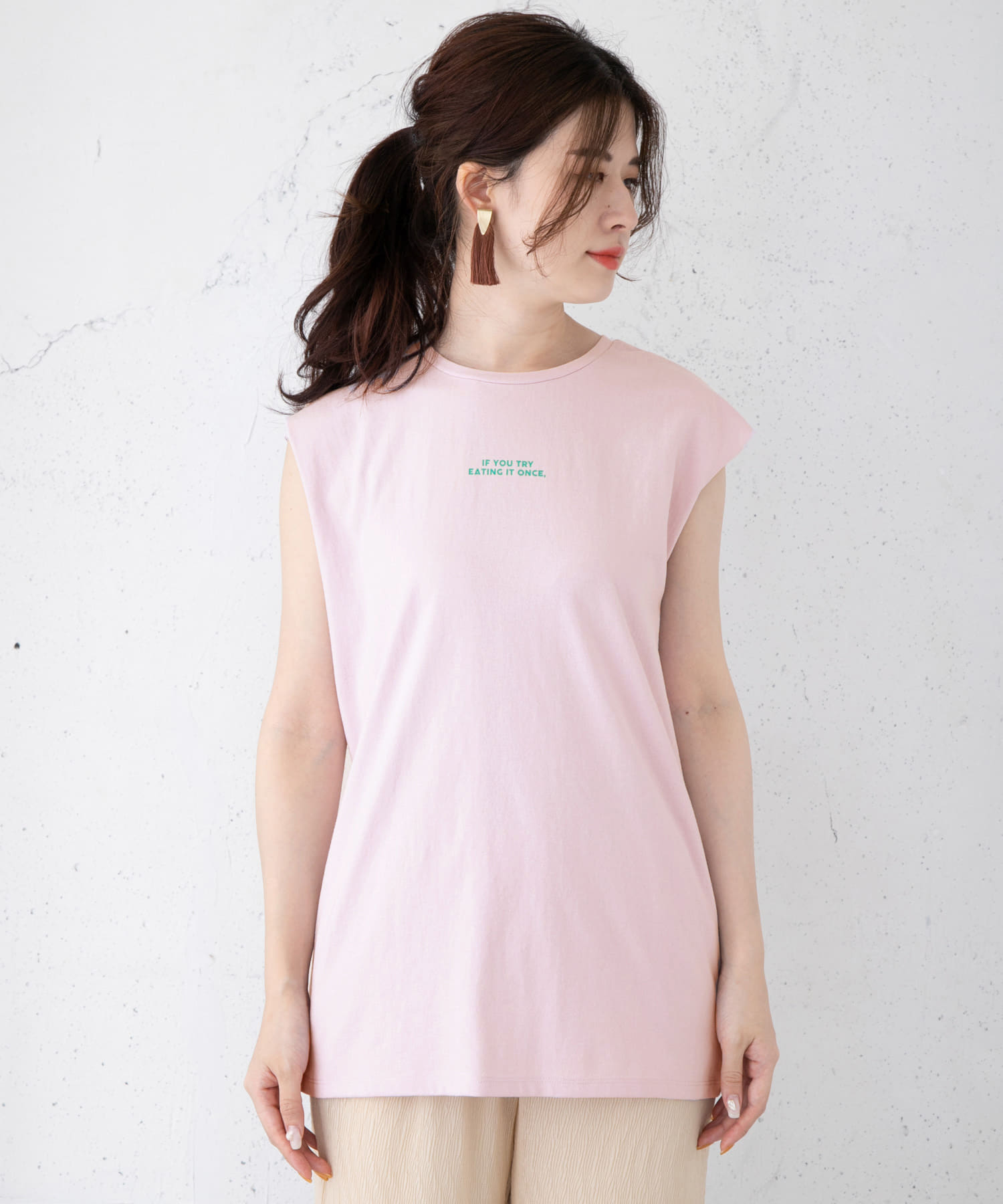 チャイニーズプリントTシャツ∴ PINK one