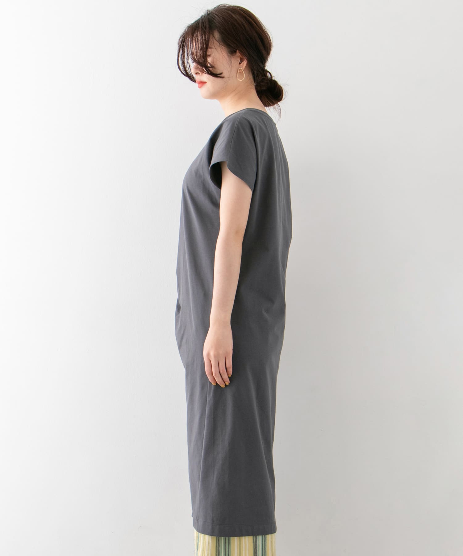 UR TECH スリットTシャツワンピース∴ CHARCOAL one