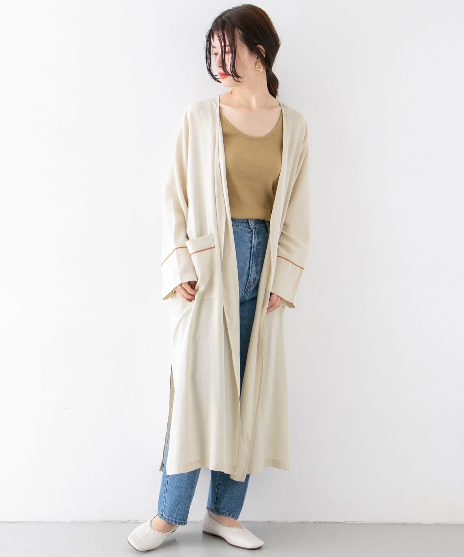カラーパイピングガウン∴ L.BEIGE one