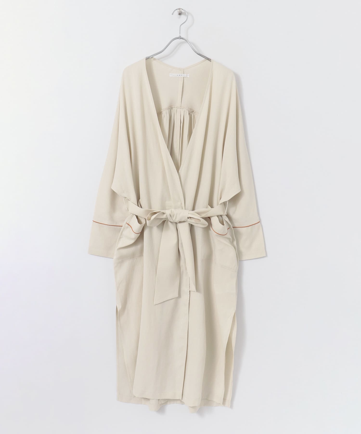 L.BEIGE