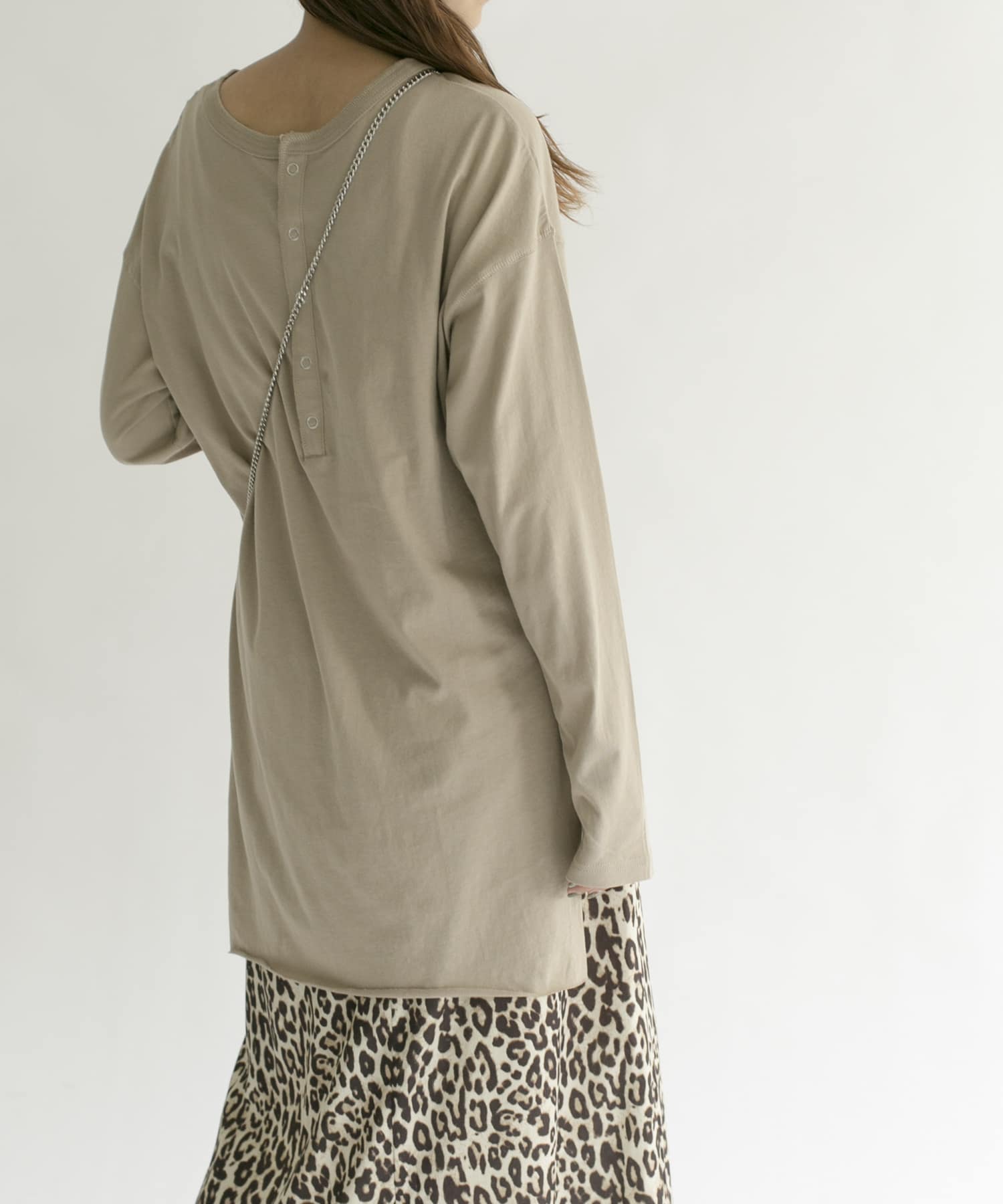バックヘンリーオーバーサイズTシャツ BEIGE one