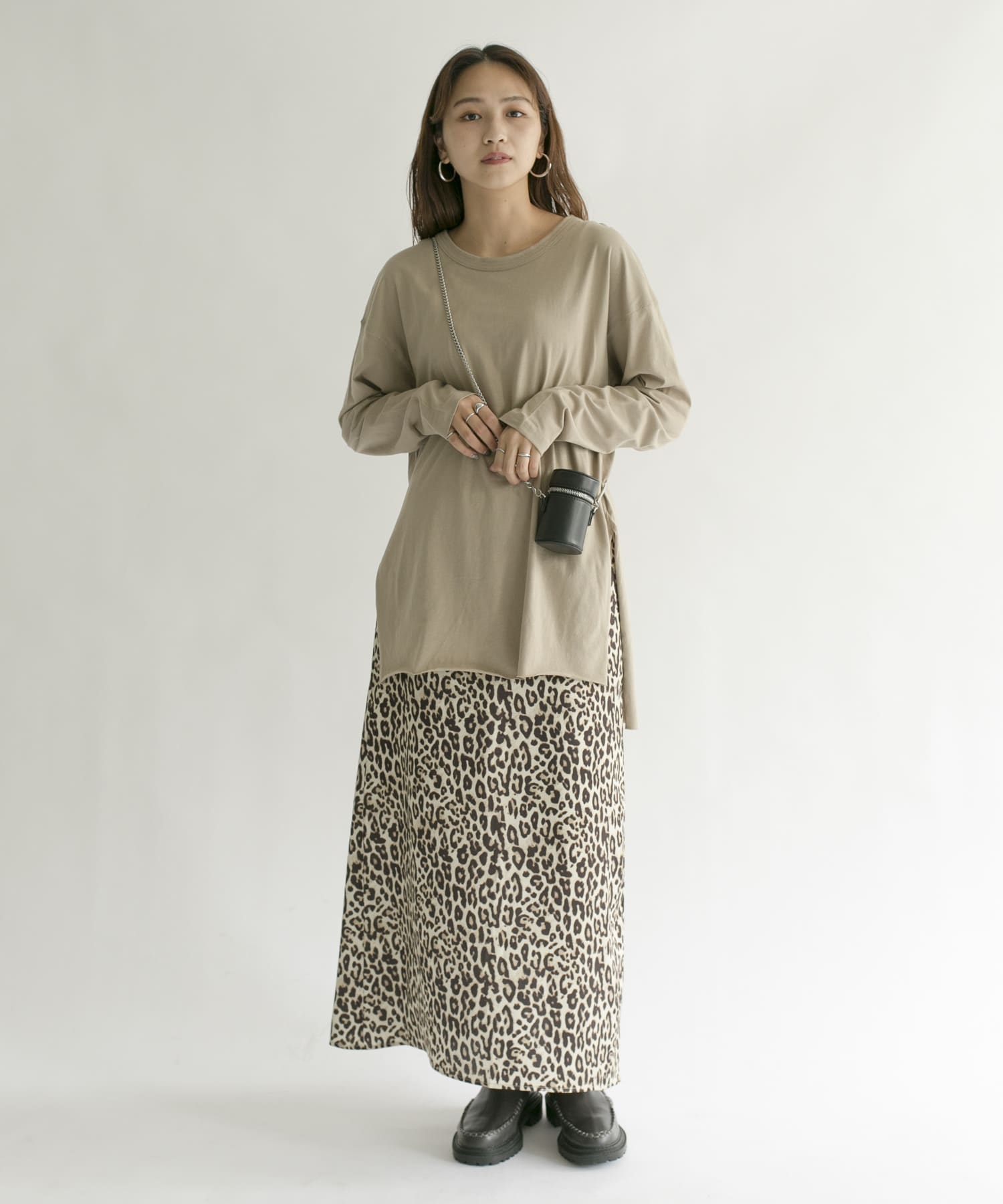 バックヘンリーオーバーサイズTシャツ BEIGE one