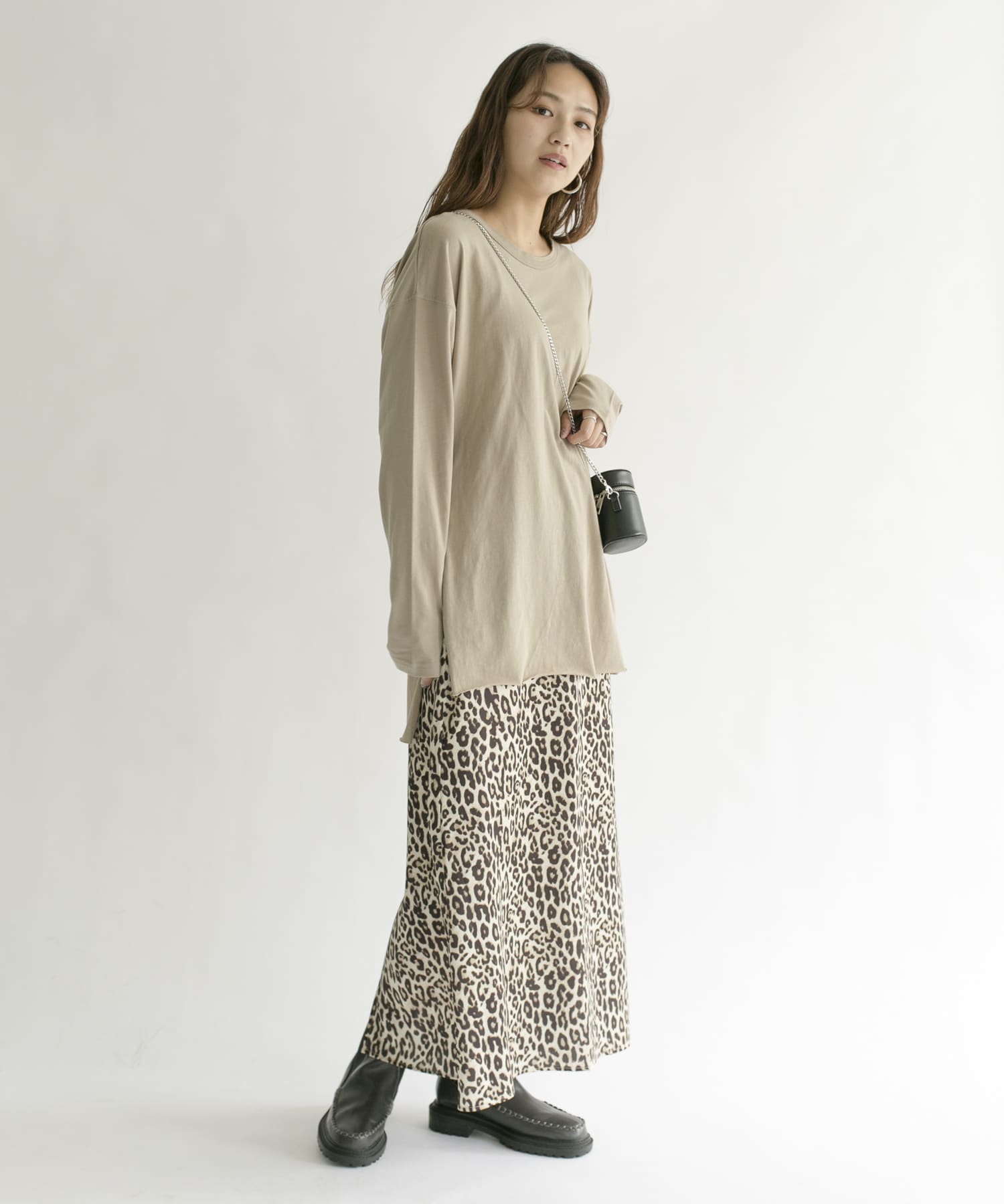 バックヘンリーオーバーサイズTシャツ BEIGE one