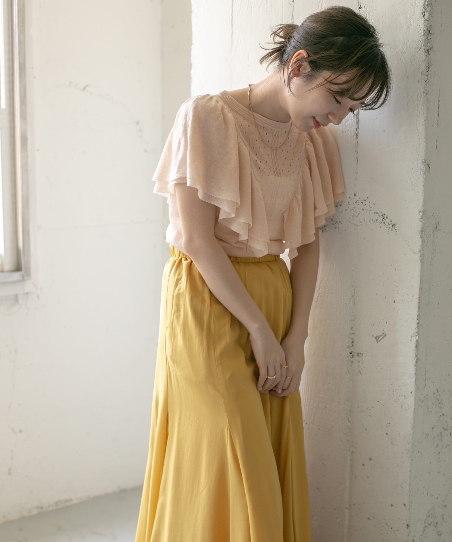 透かし編みフリルニット∴ BEIGE one
