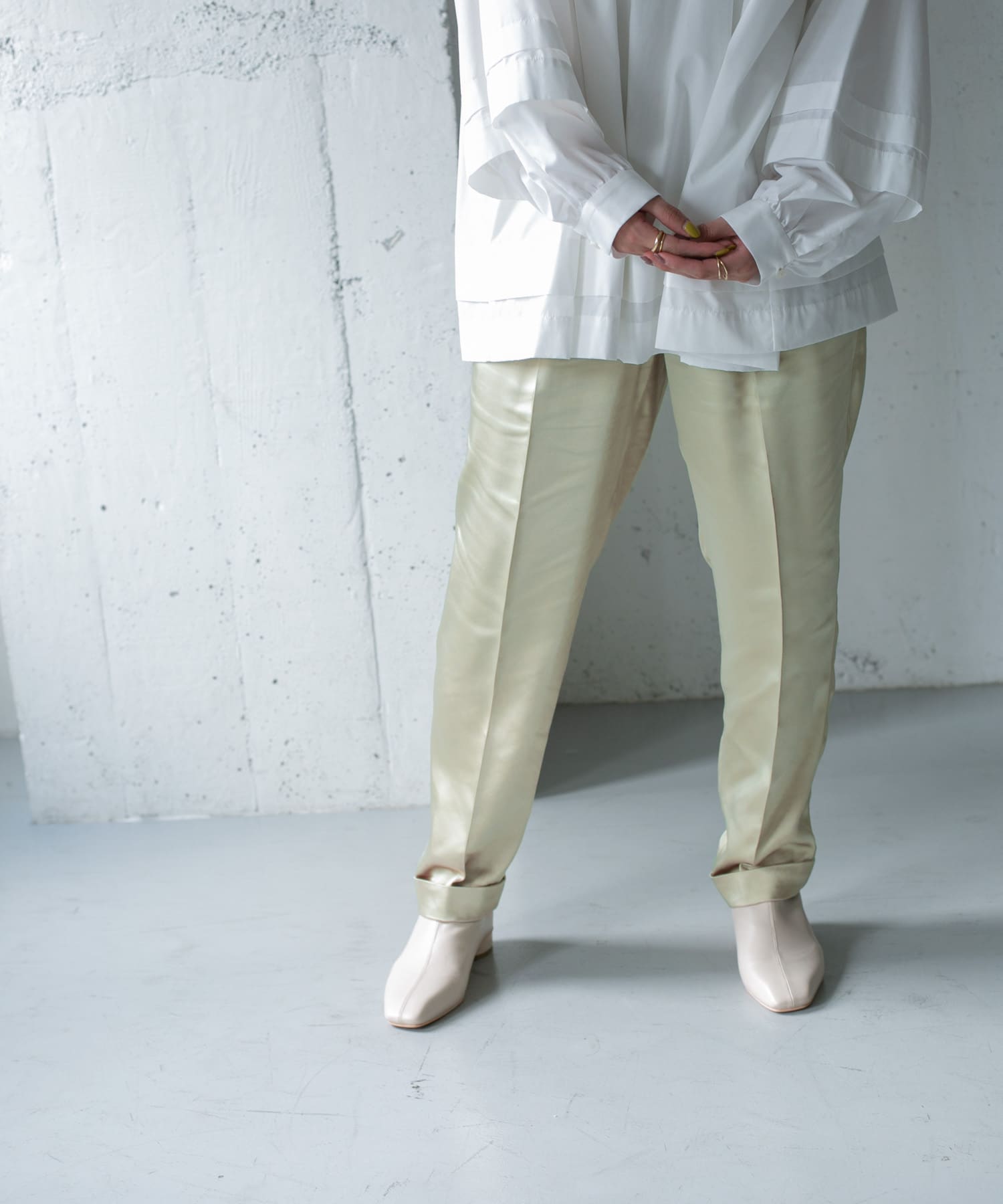 サテンターンアップパンツ∴