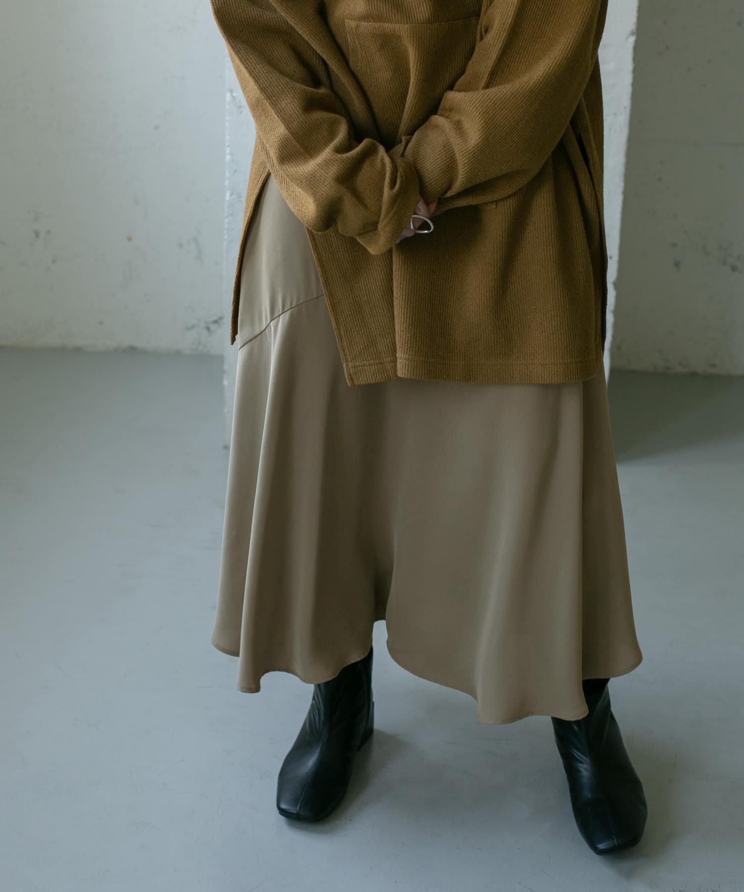 KHAKI