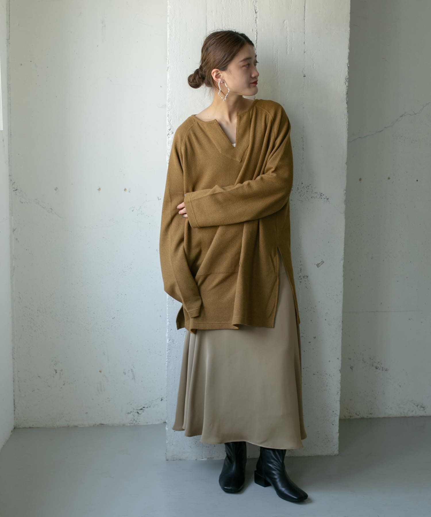 KHAKI