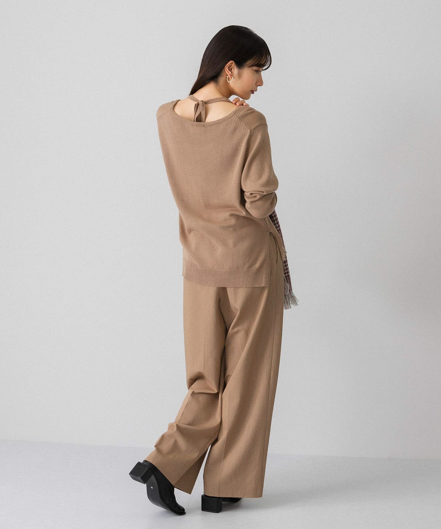 ホルターネックレイヤードニット MOCHA one