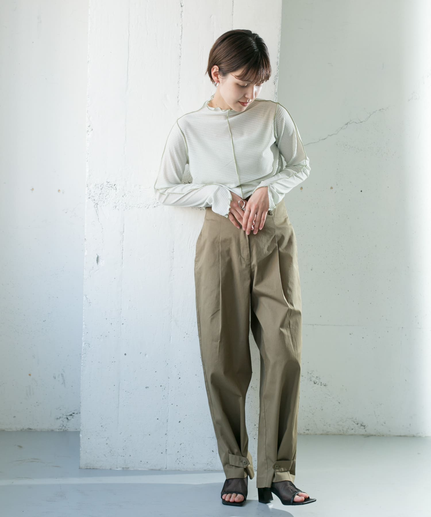 ヘムボタンデザインパンツ KHAKI 36