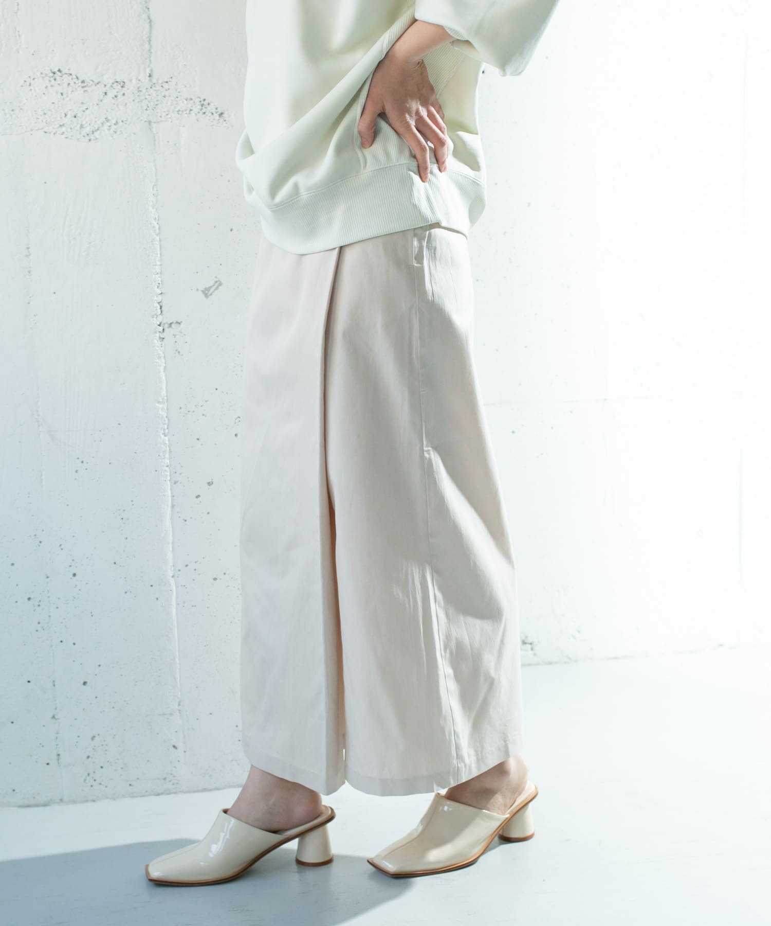 L.BEIGE