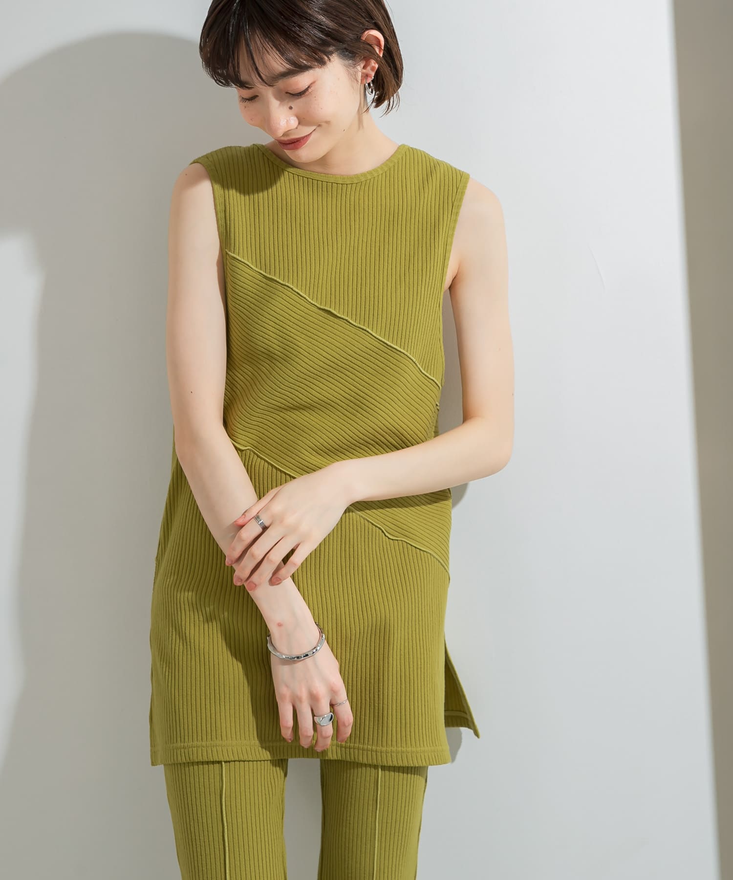 GREEN