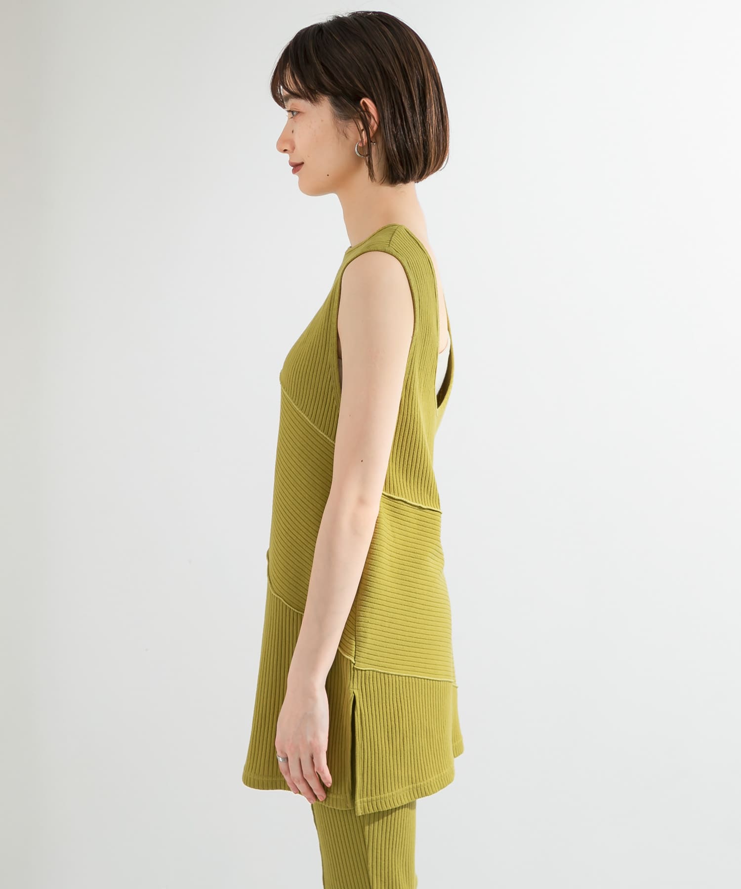 BACKオープンメローリブタンクトップ GREEN one