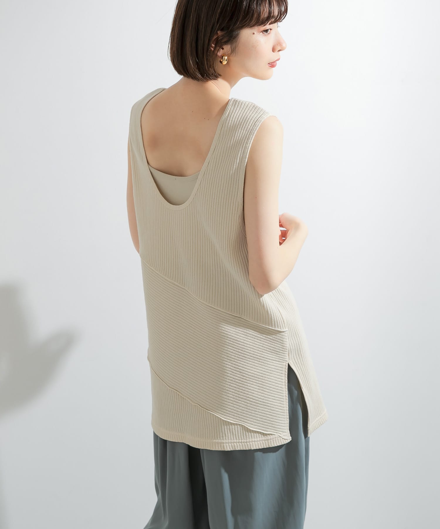 BACKオープンメローリブタンクトップ IVORY one