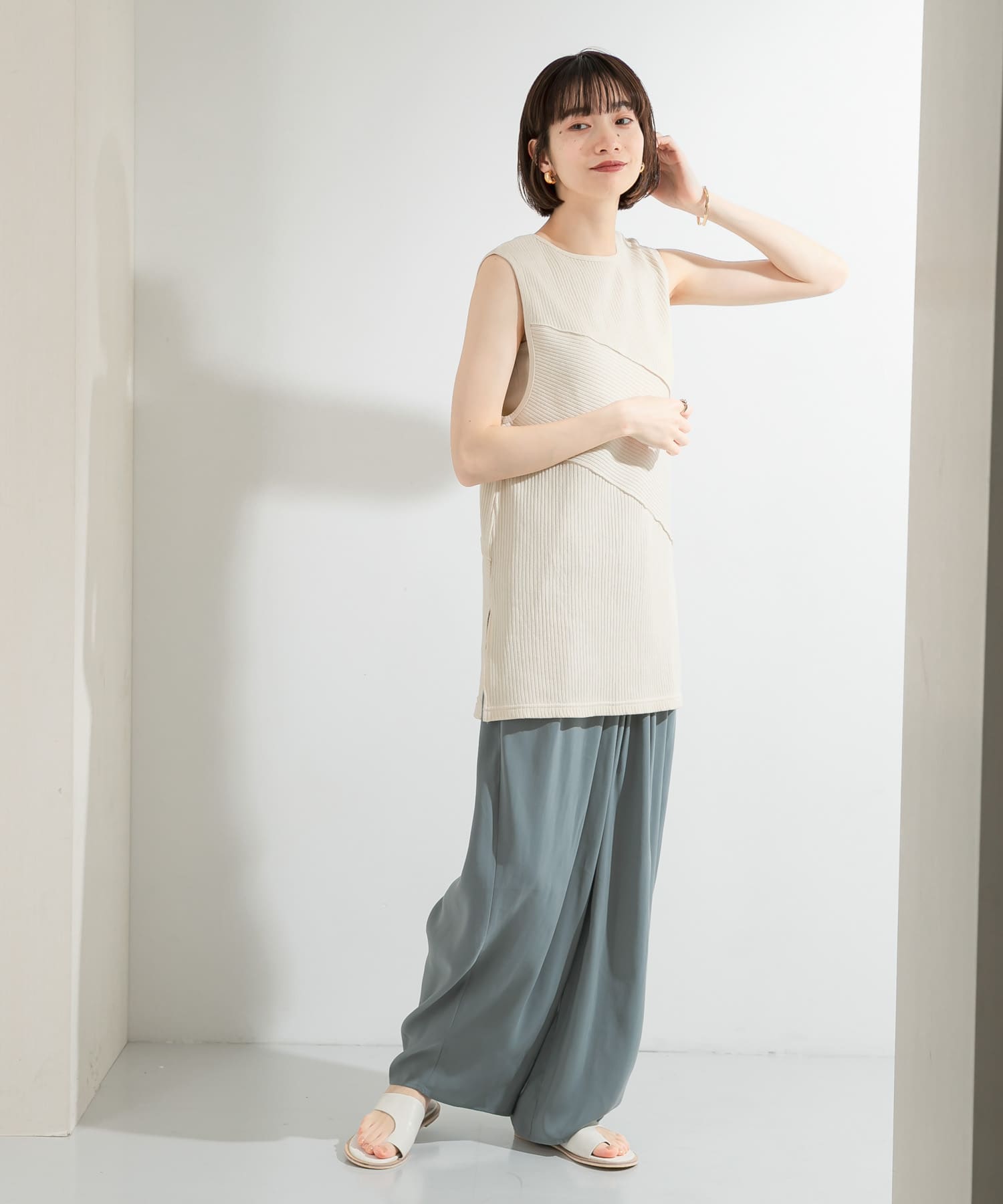 BACKオープンメローリブタンクトップ IVORY one