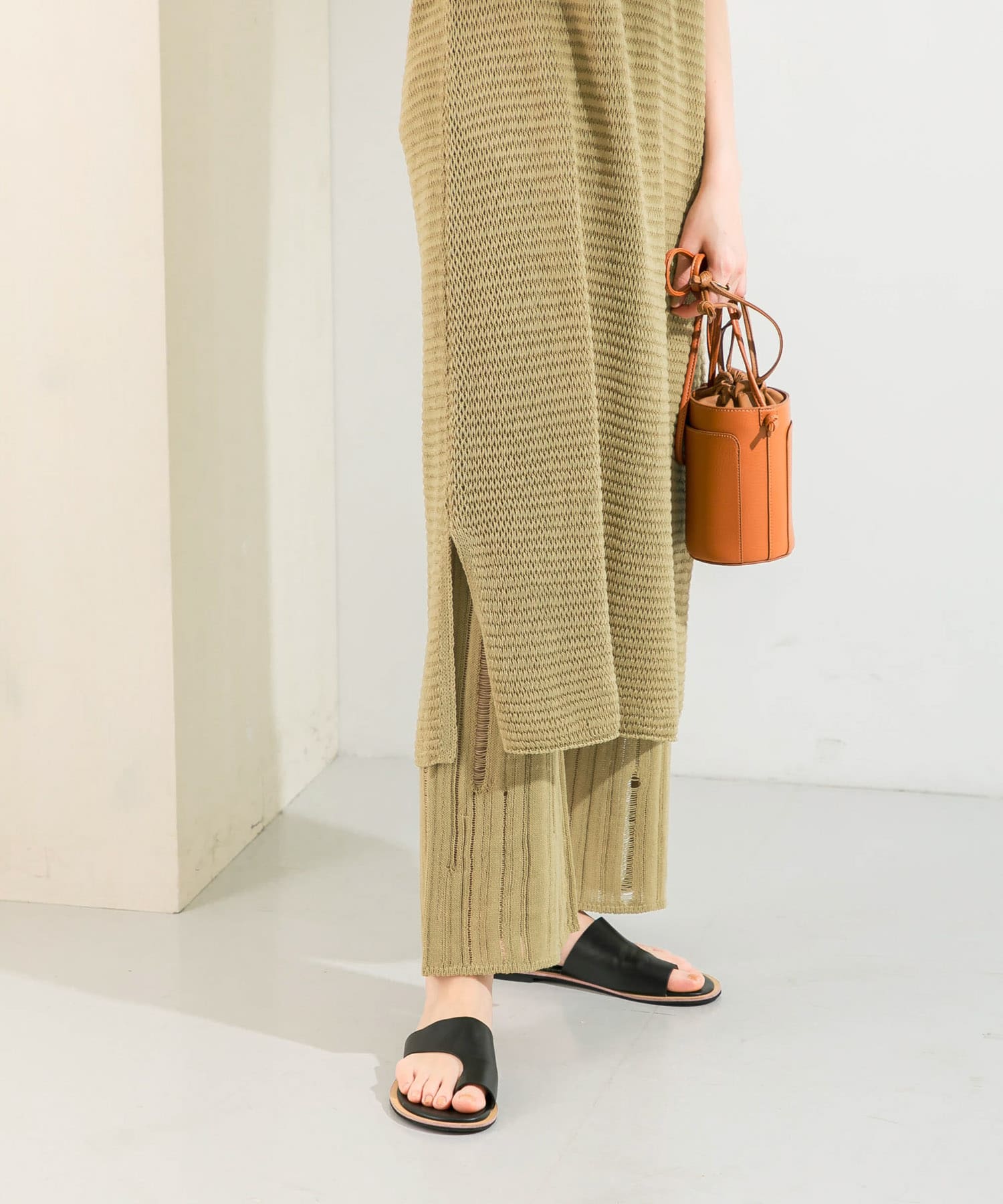 針抜きニットパンツ L.KHAKI one
