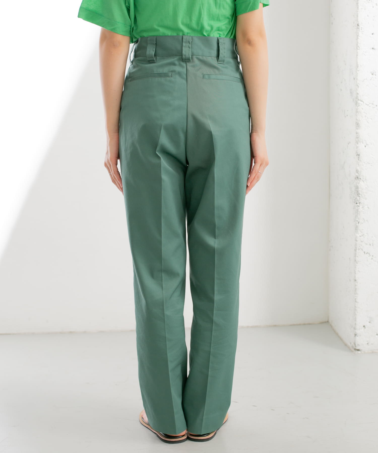 GREEN