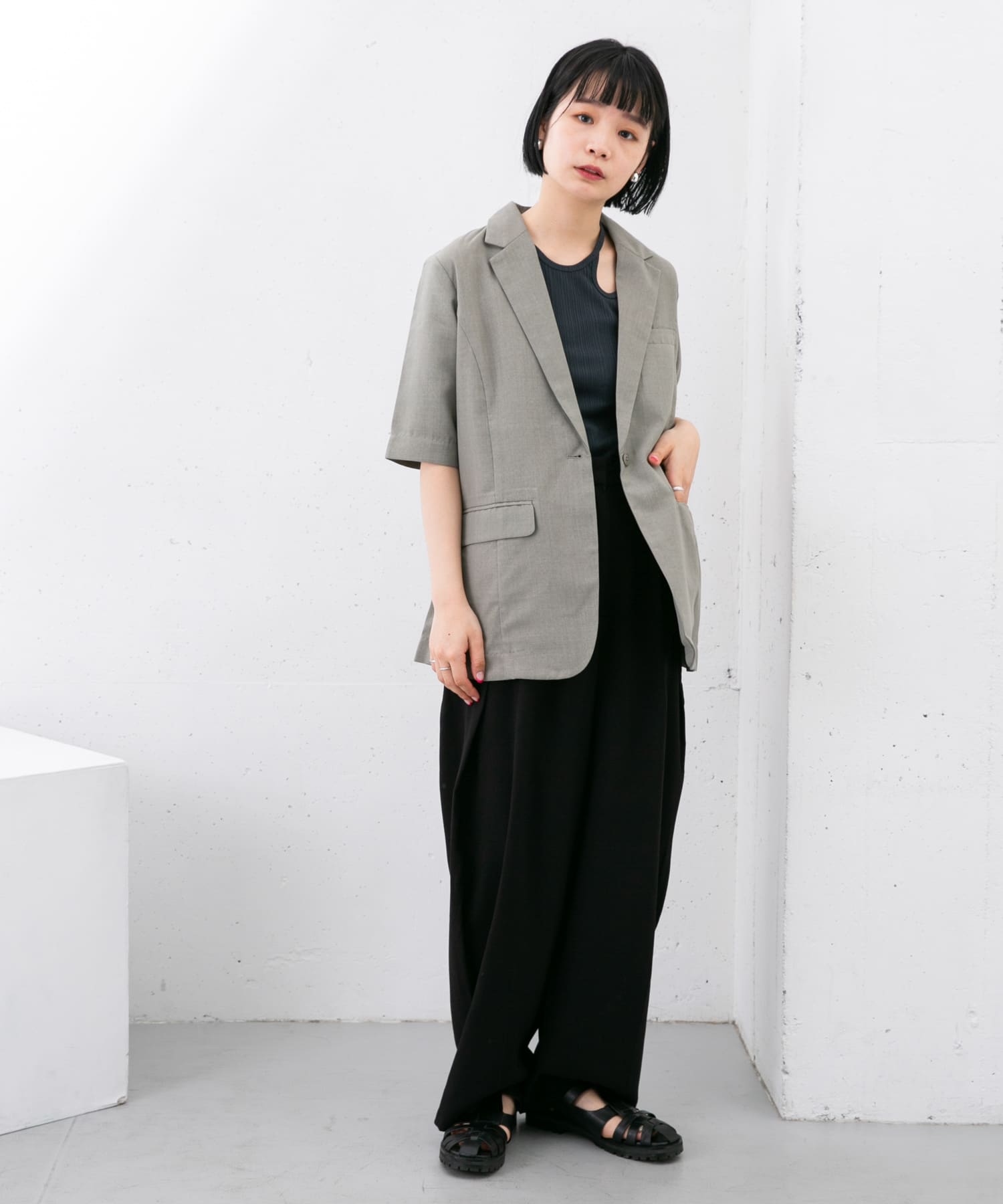 アシメネックタンクトップ CHARCOAL one