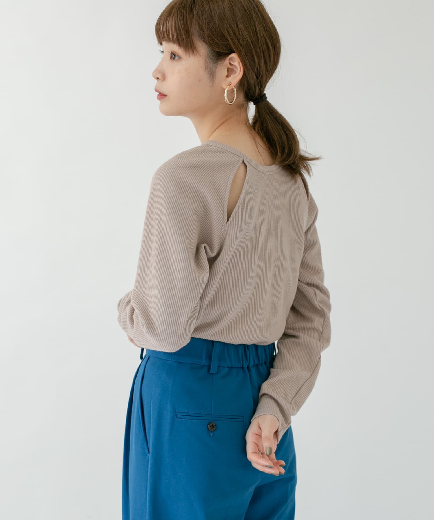 ラグランラインオープンカットソー MOCHA one