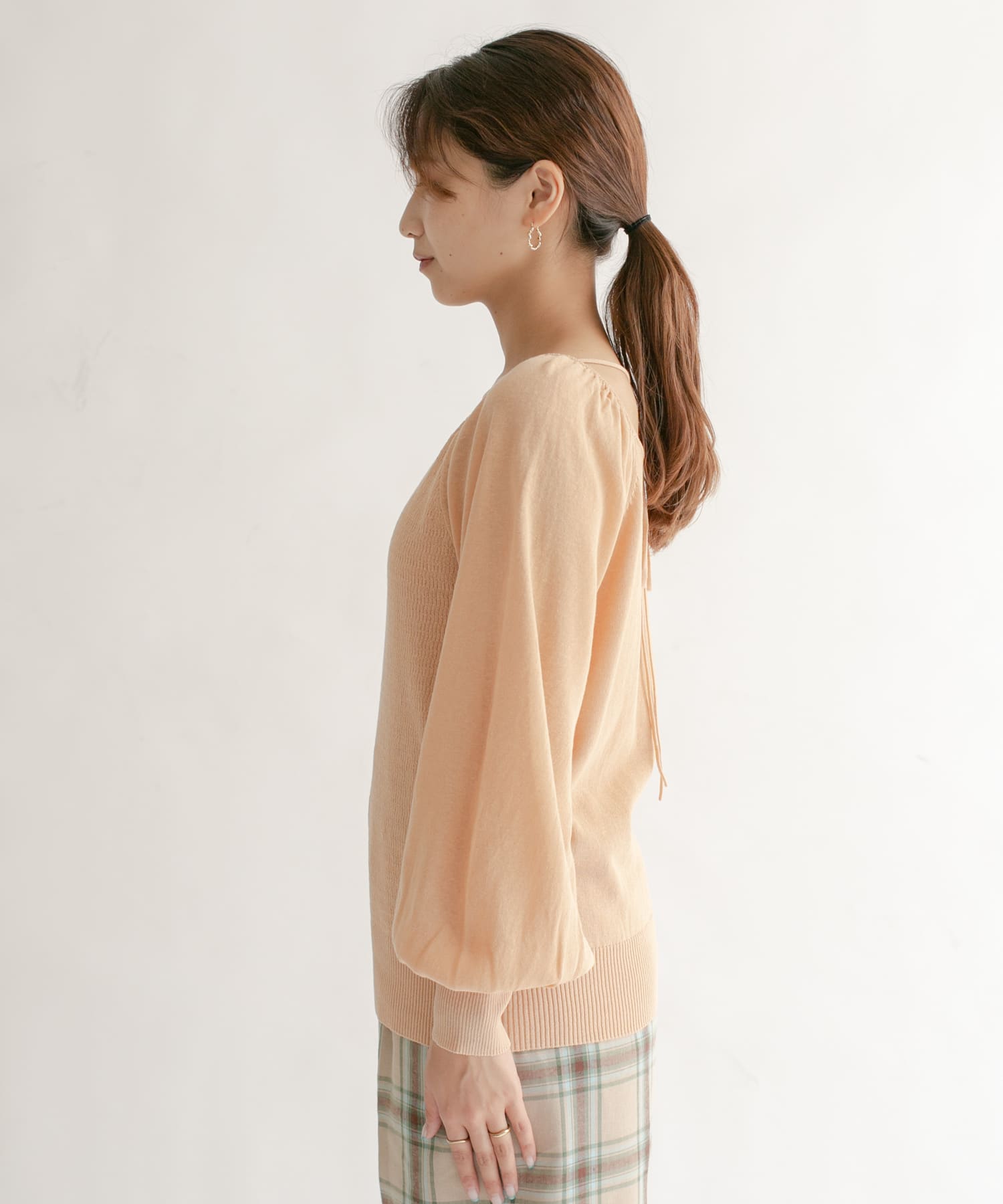 BACKオープンボリュームスリーブニット APRICOT one