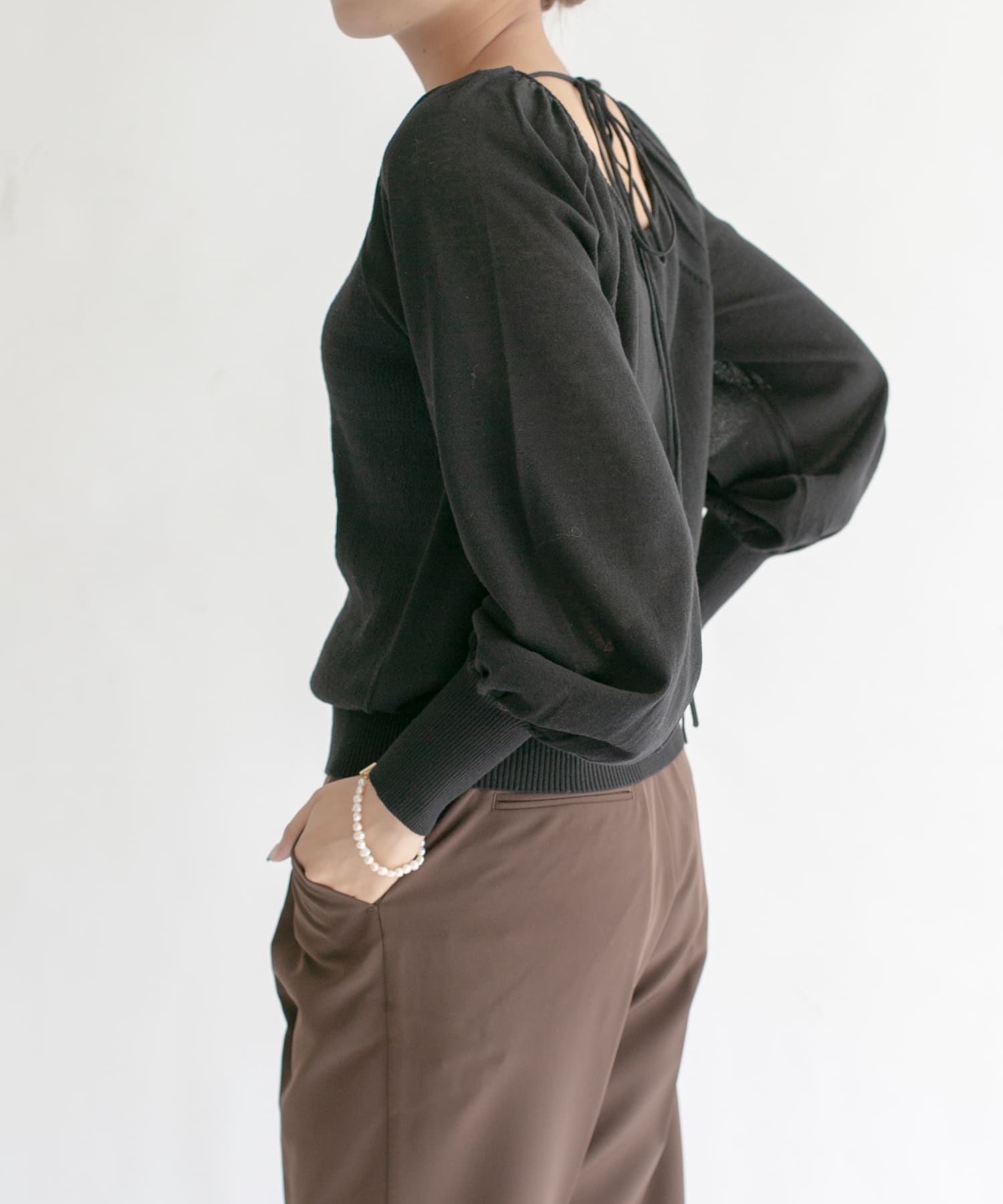 BACKオープンボリュームスリーブニット BLACK one