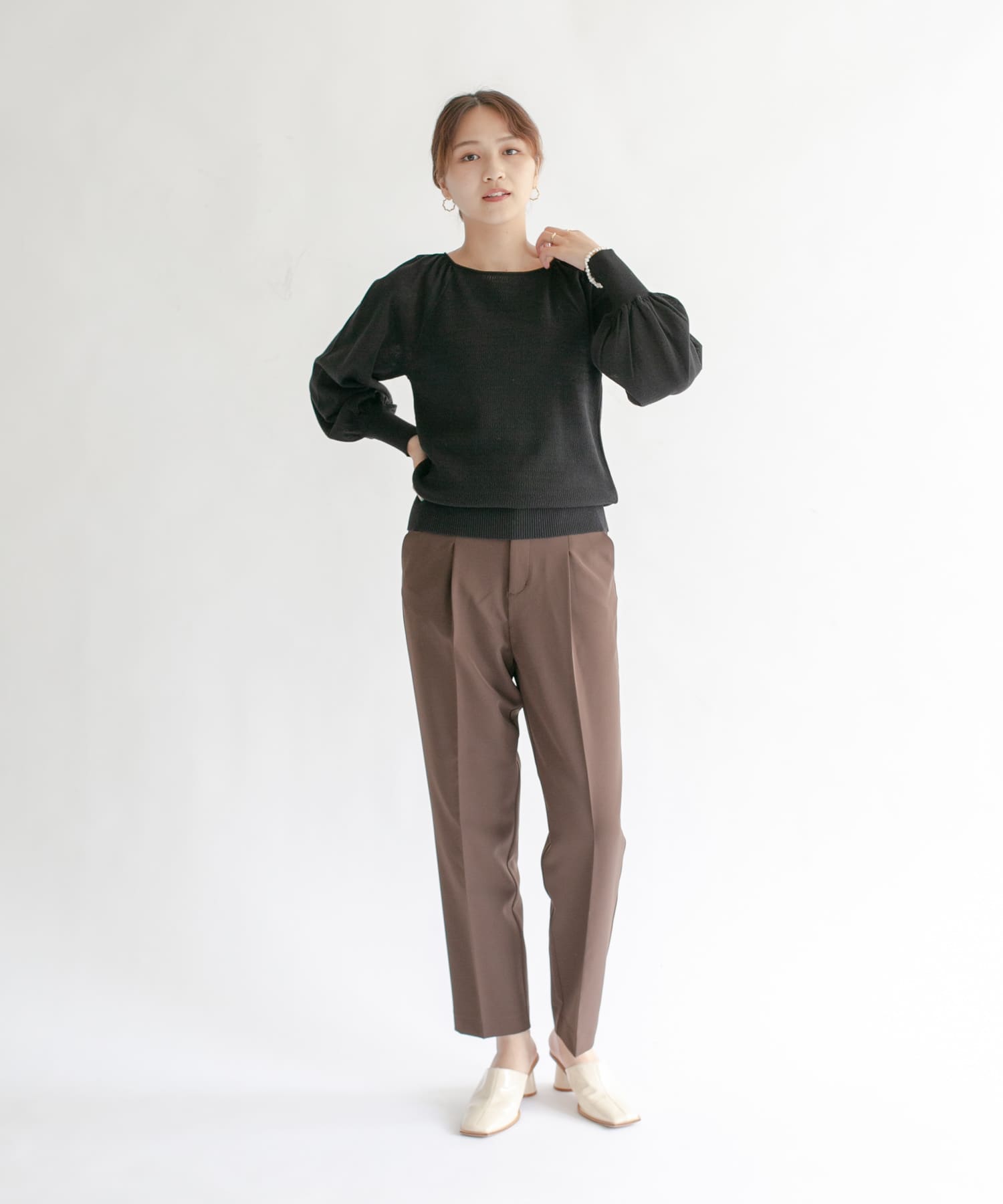 BACKオープンボリュームスリーブニット BLACK one
