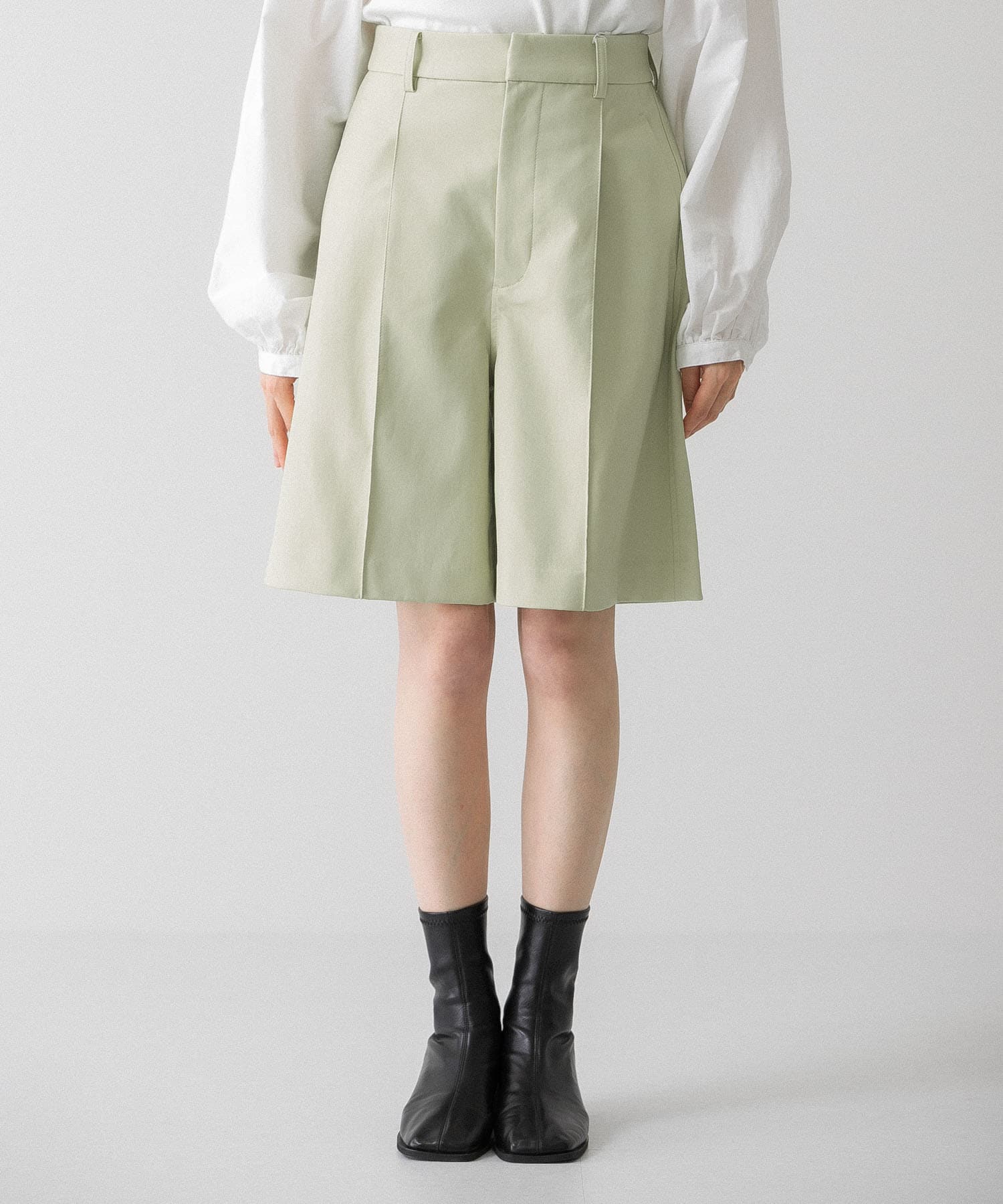 フェイクレザーショートパンツ PISTACHIO one
