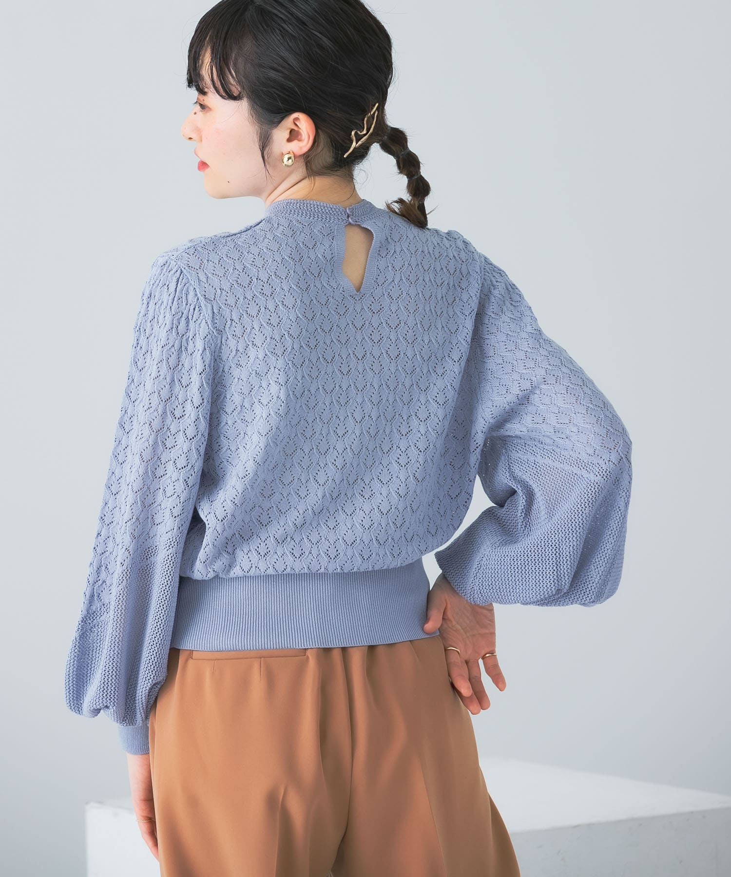 ボリュームスリーブパターン編みニット BLUE one